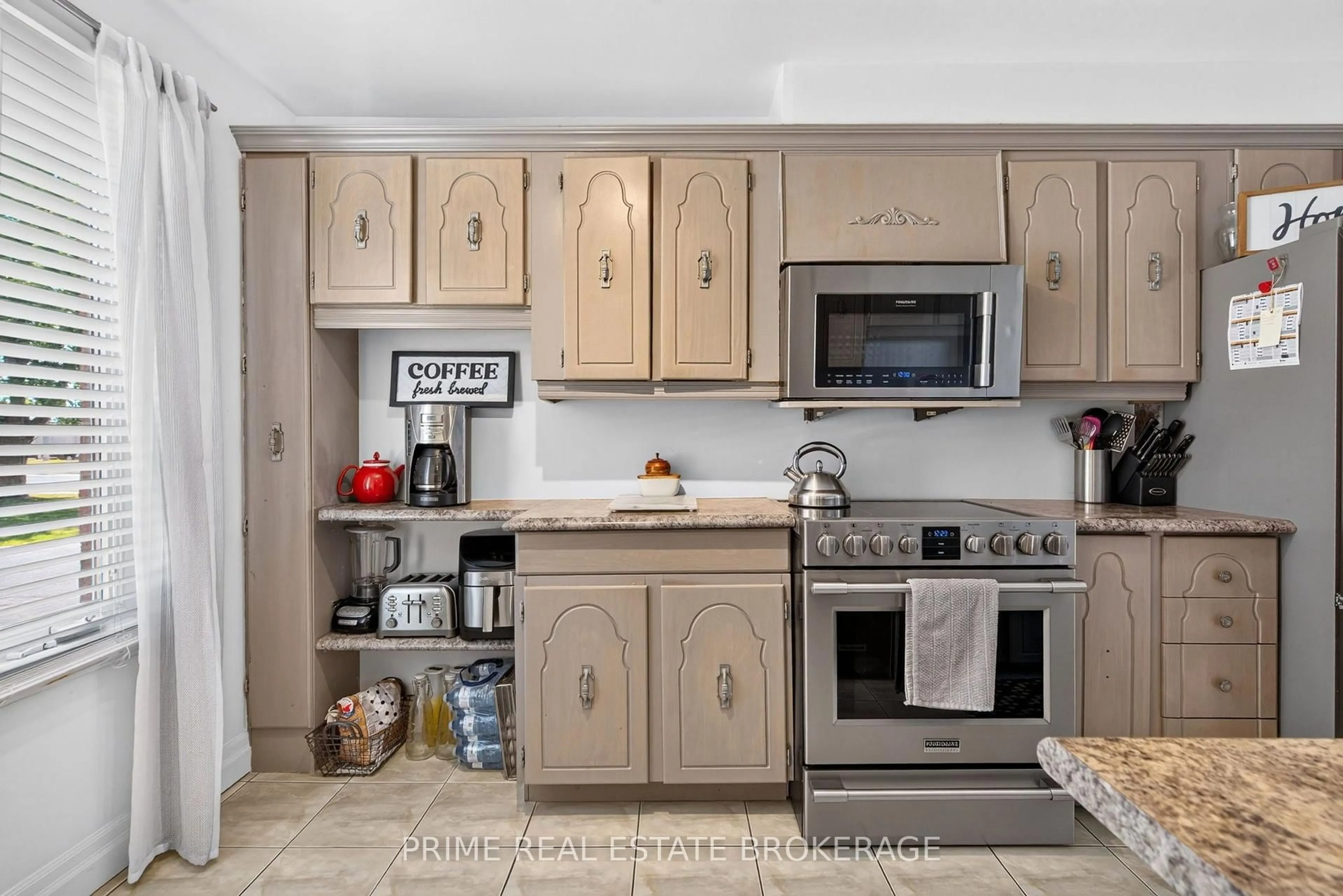 Standard kitchen, unknown for 500 Osgoode Dr #122, London South Ontario N6E 2G9