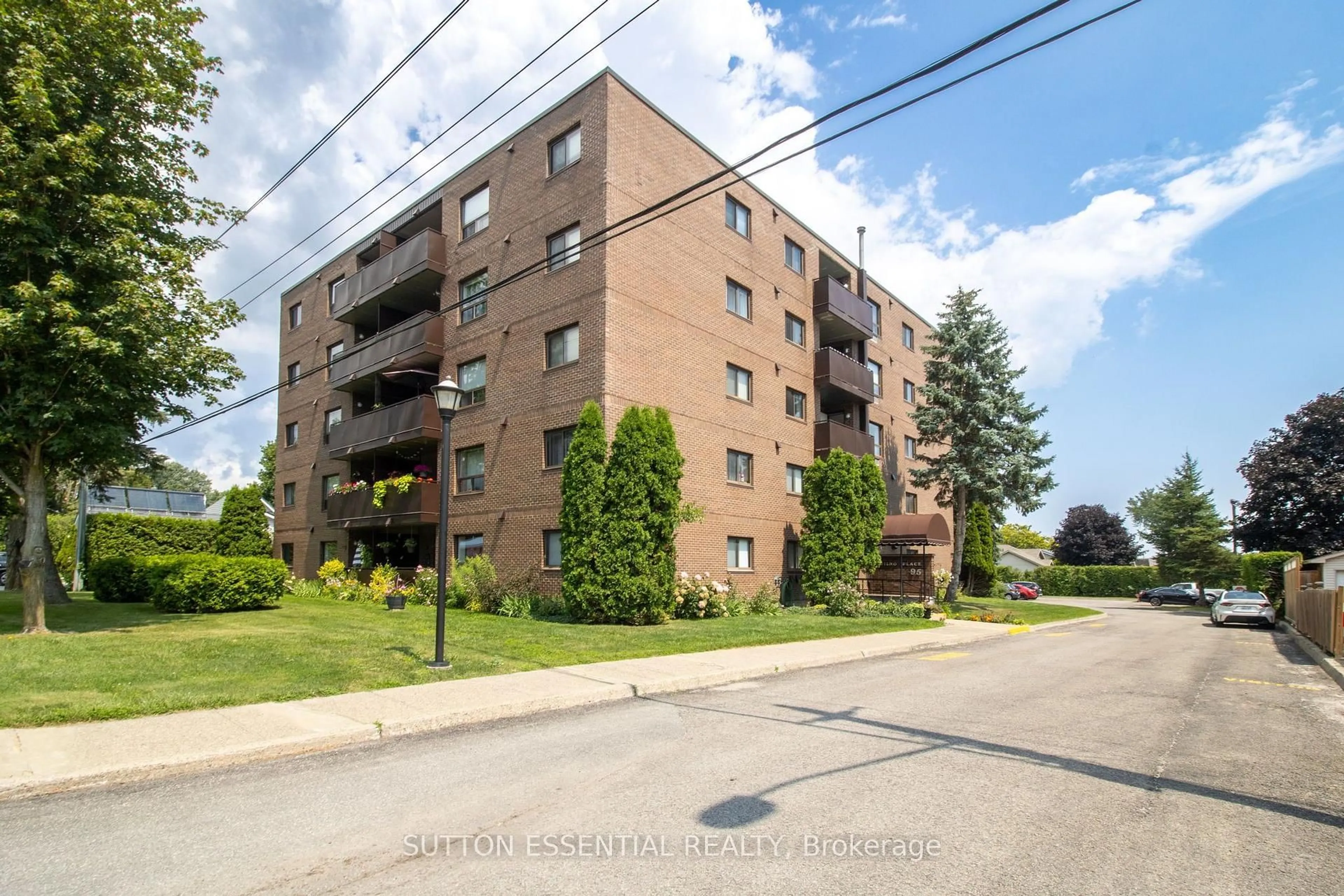 Unknown for 95 Windsor Dr #104, Brockville Ontario K6V 3H7