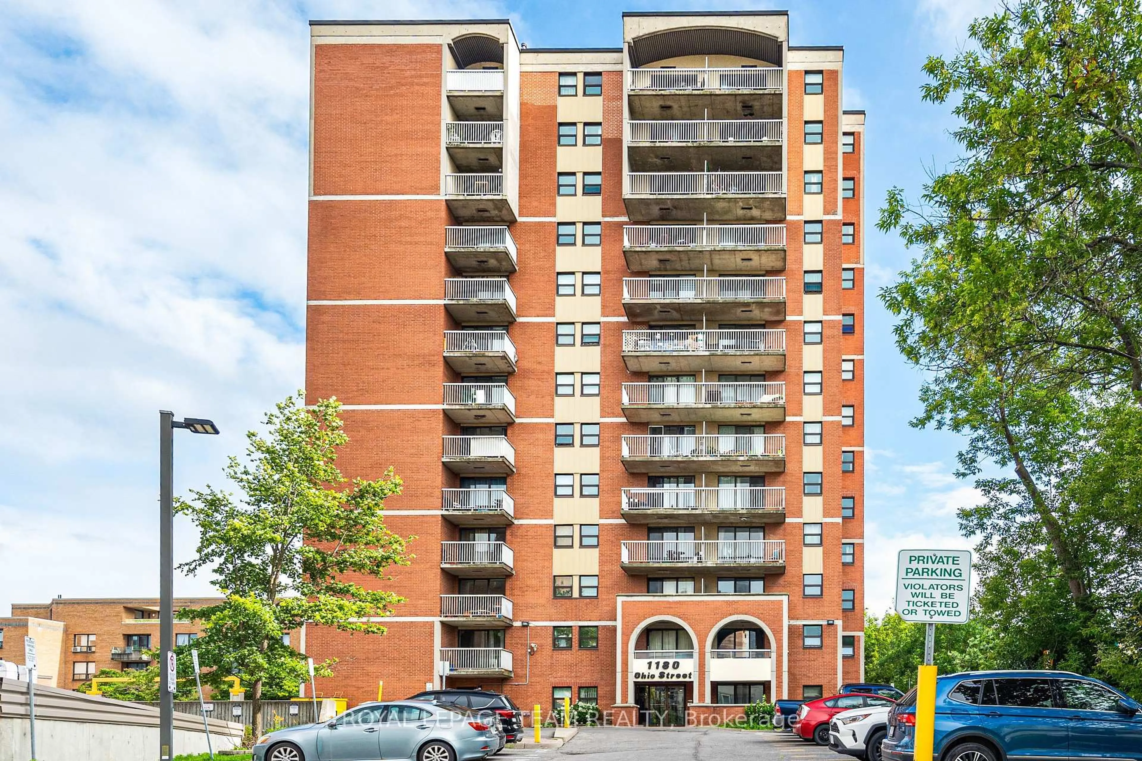 Home with brick exterior material, building for 1180 OHIO St #301, Ottawa Ontario K1H 8N5