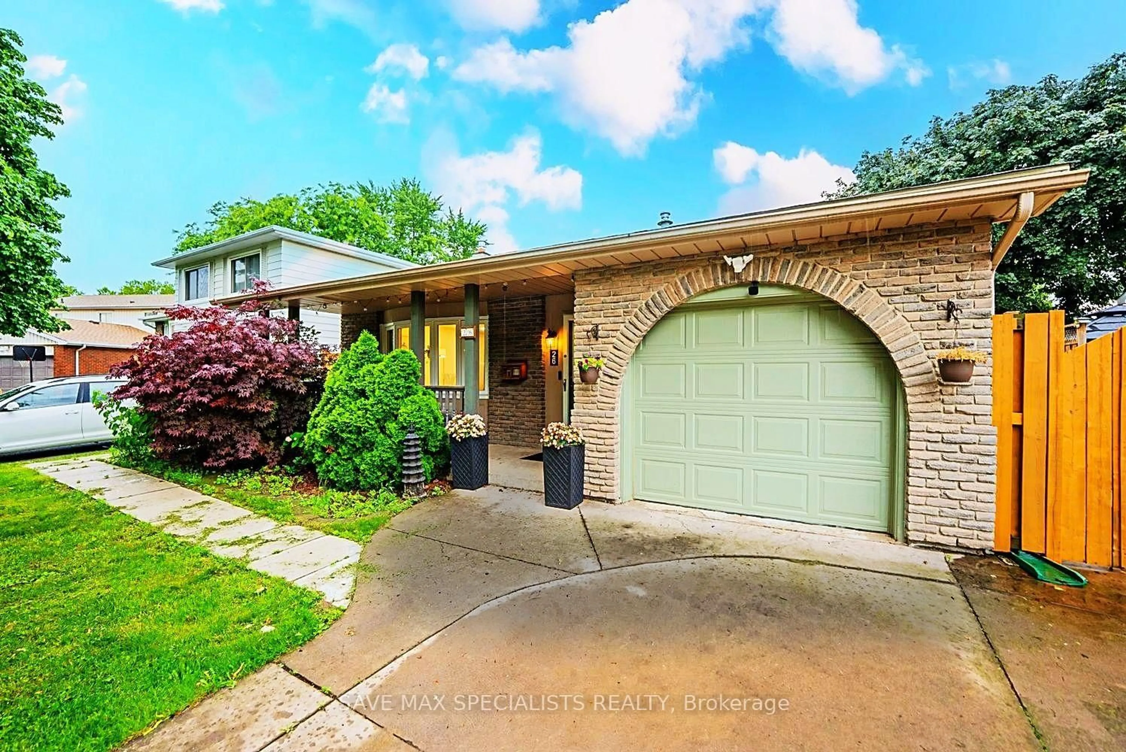 Home with brick exterior material, street for 26 Fairington Cres, St. Catharines Ontario L2N 5W3