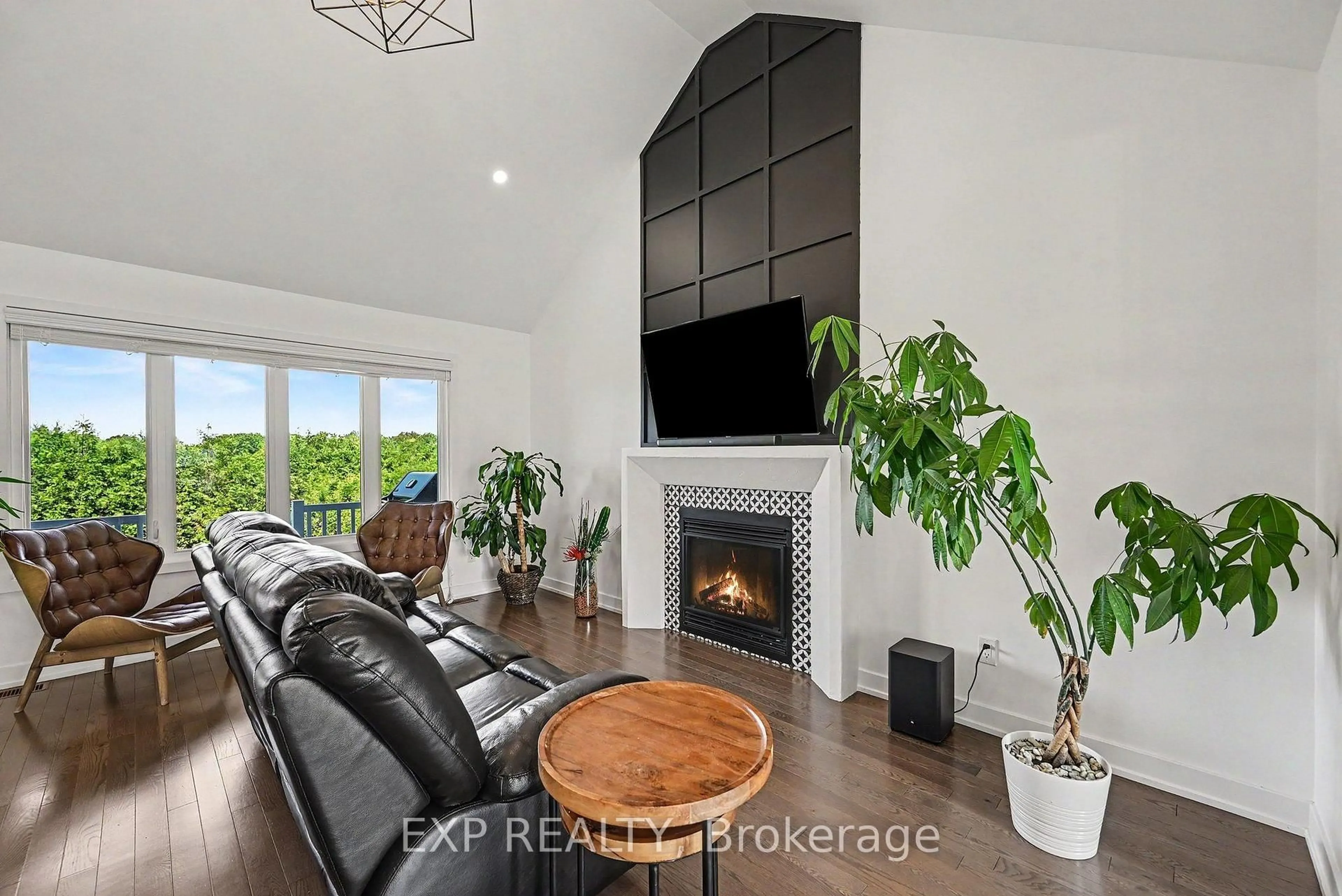 Living room with furniture, unknown for 306 Moisson St, Russell Ontario K0A 1W0