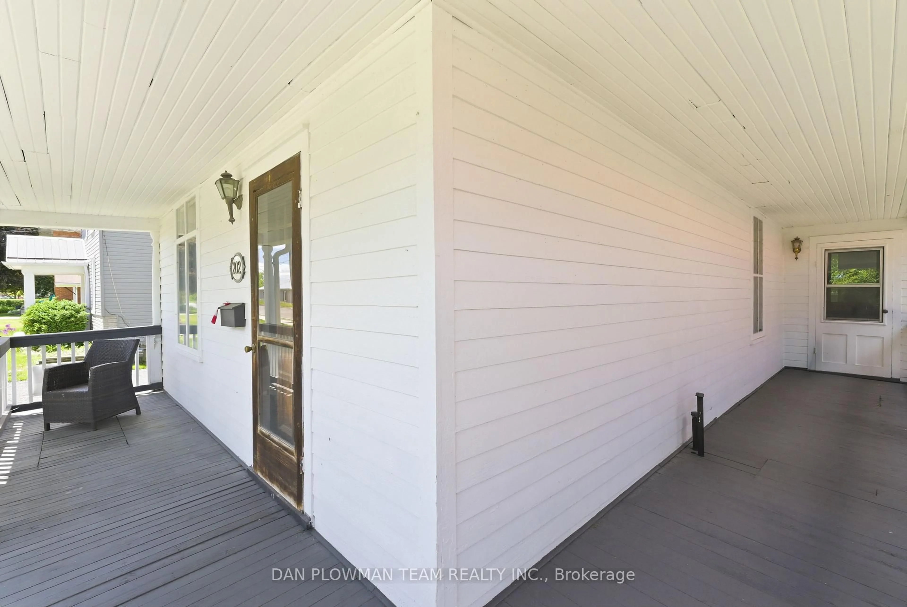 Indoor foyer for 202 Queen St, Trent Hills Ontario K0L 1L0