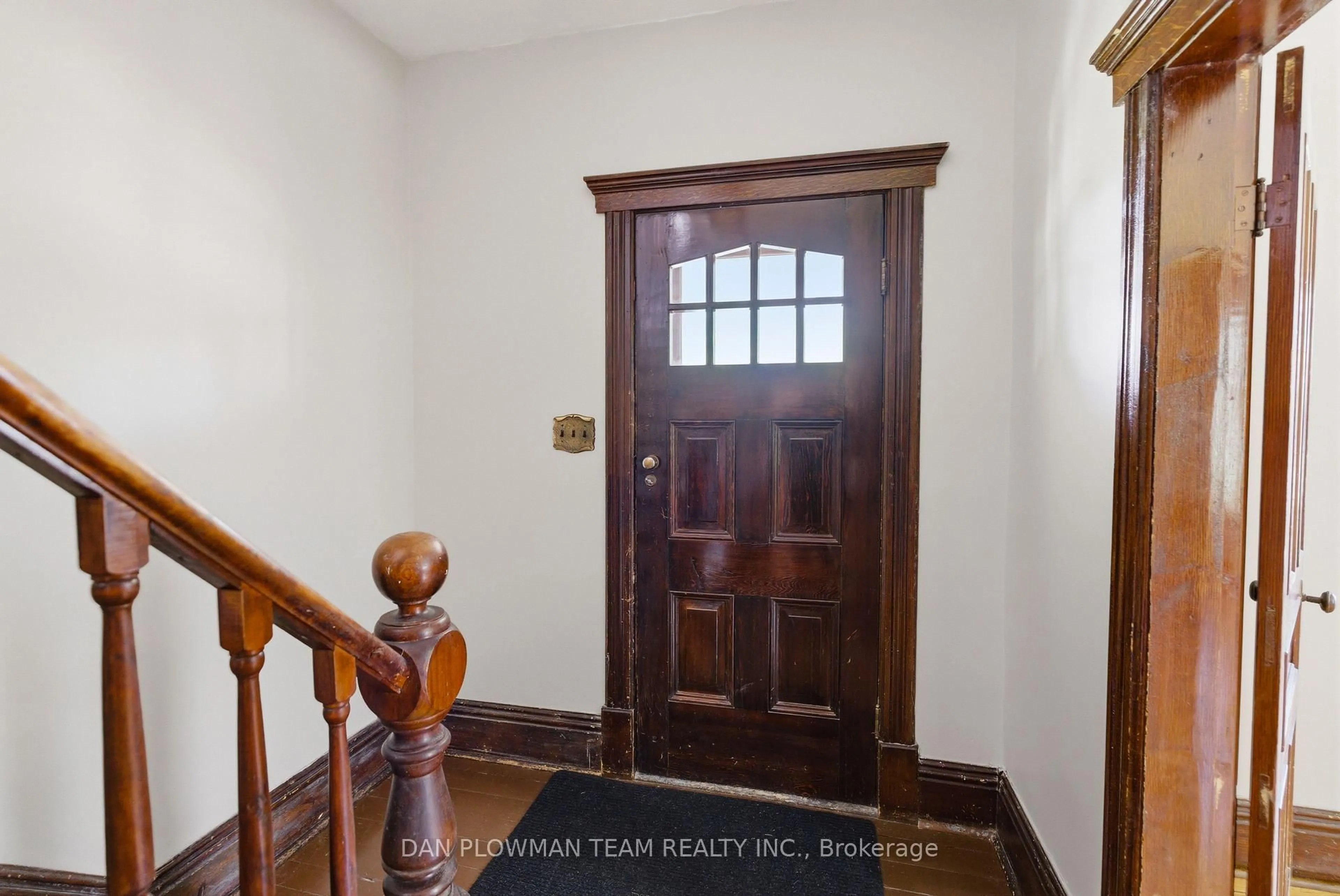 Indoor entryway for 202 Queen St, Trent Hills Ontario K0L 1L0