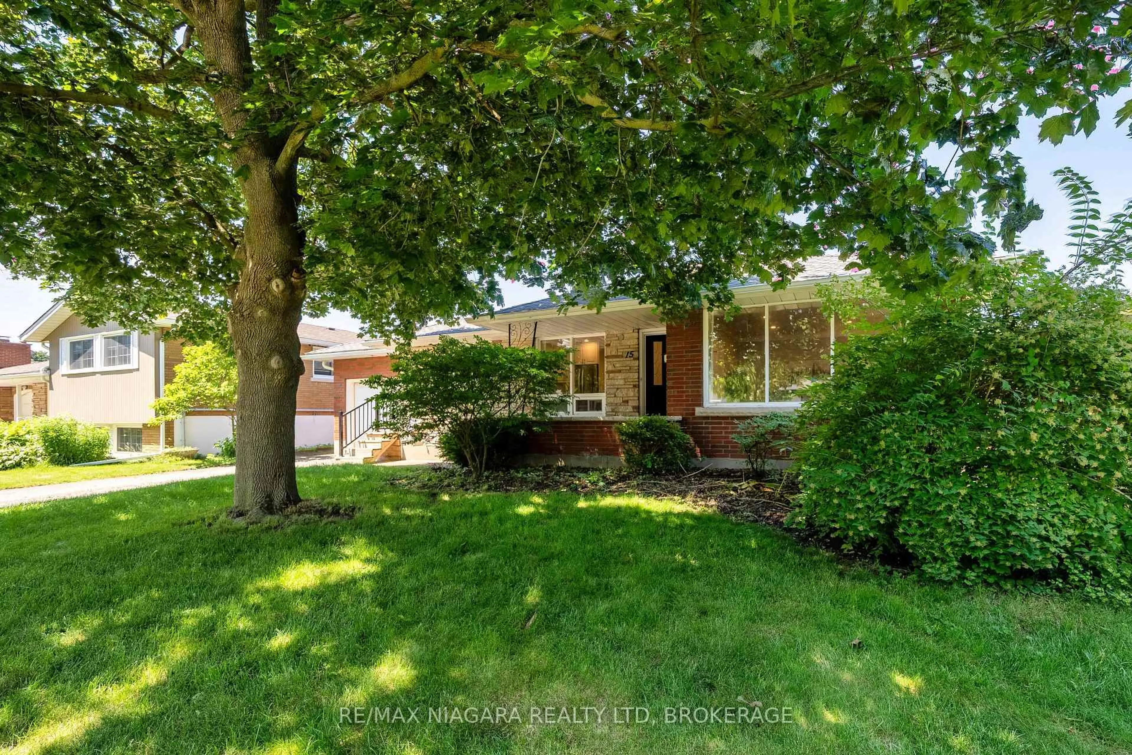 Home with brick exterior material, street for 15 Springbank Dr, St. Catharines Ontario L2S 2K1