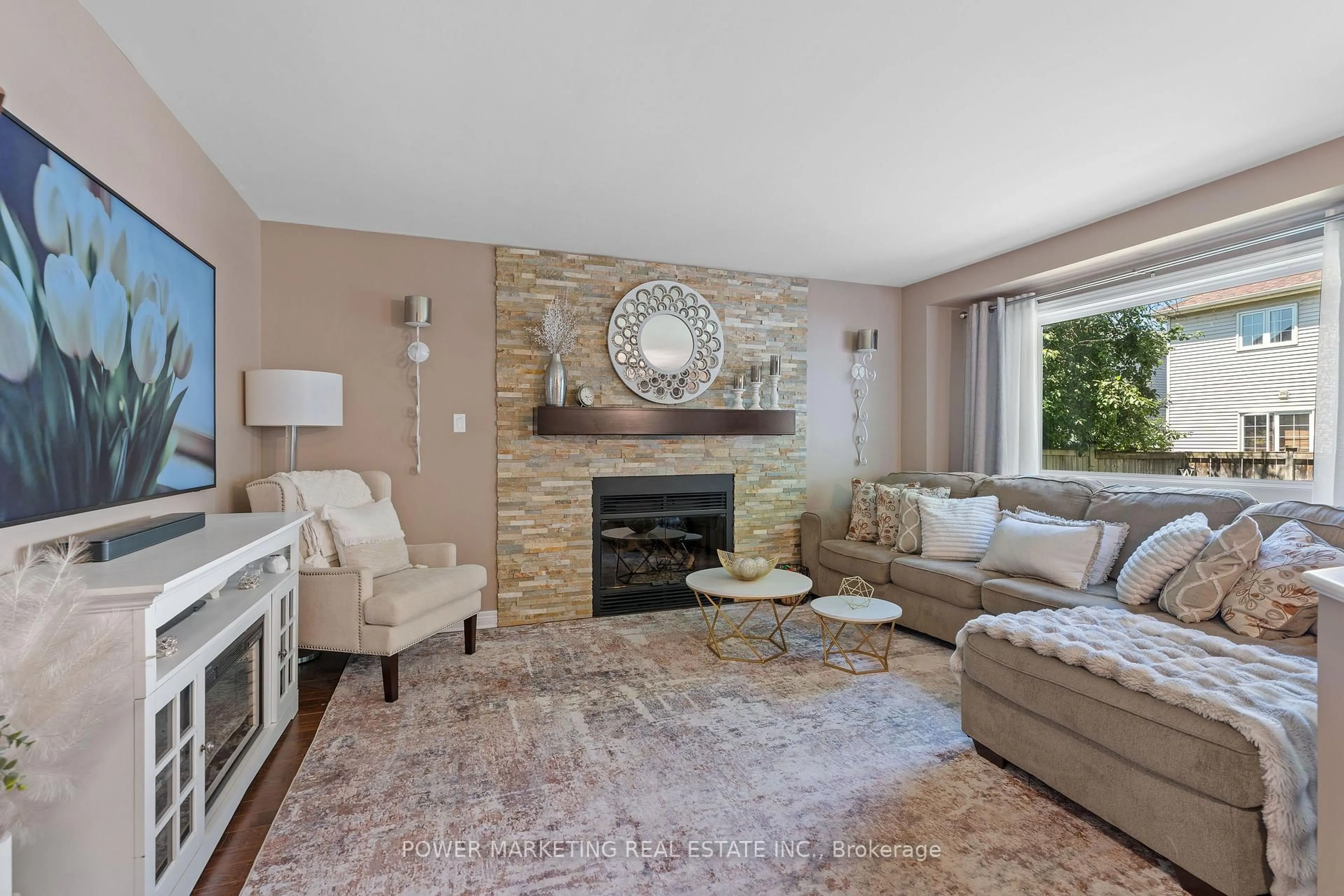 Living room with furniture, unknown for 770 BEAUREGARD Cres, Ottawa Ontario K4A 3C7