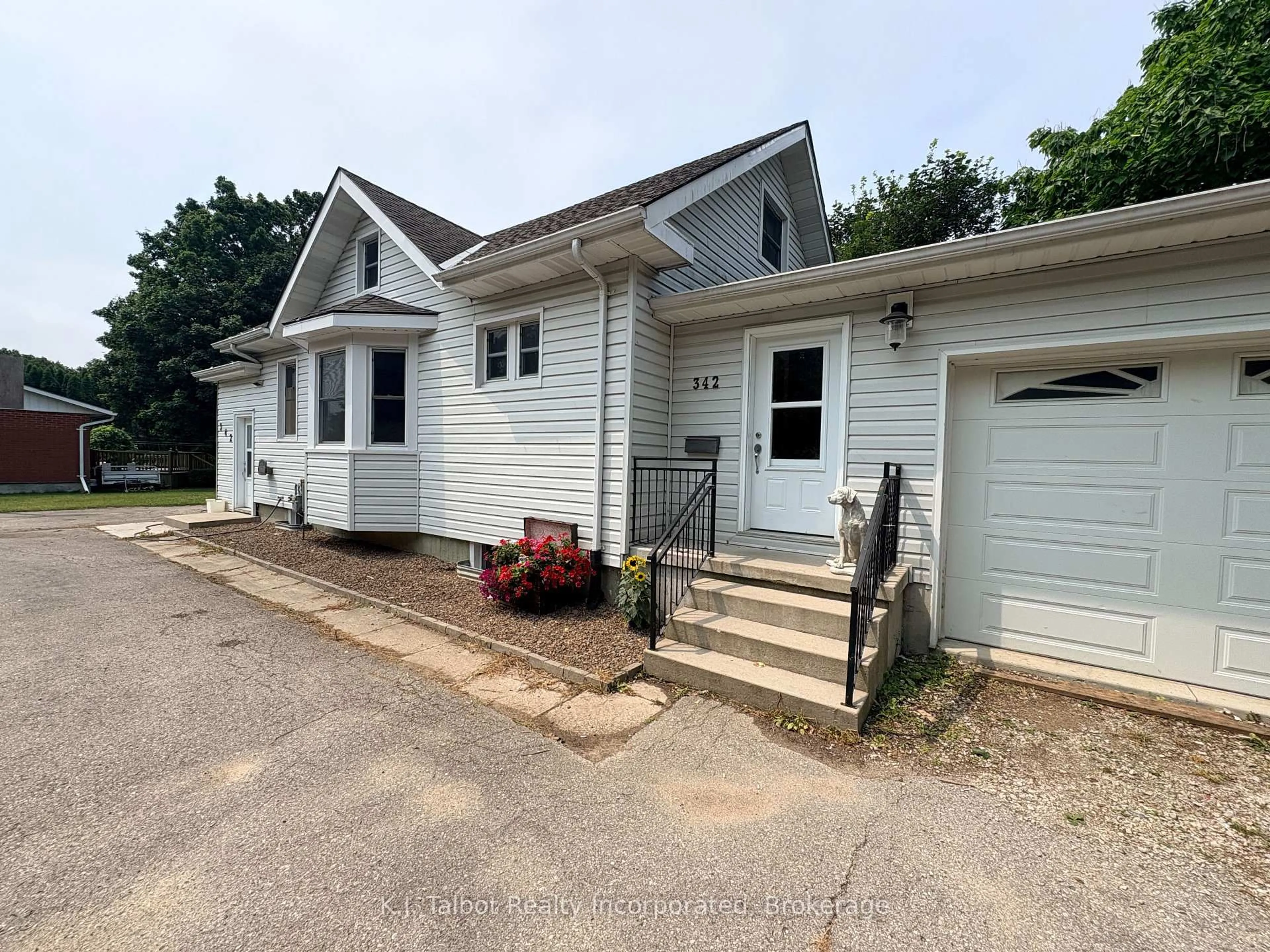 Unknown for 342 John St, Goderich Ontario N7A 4B3