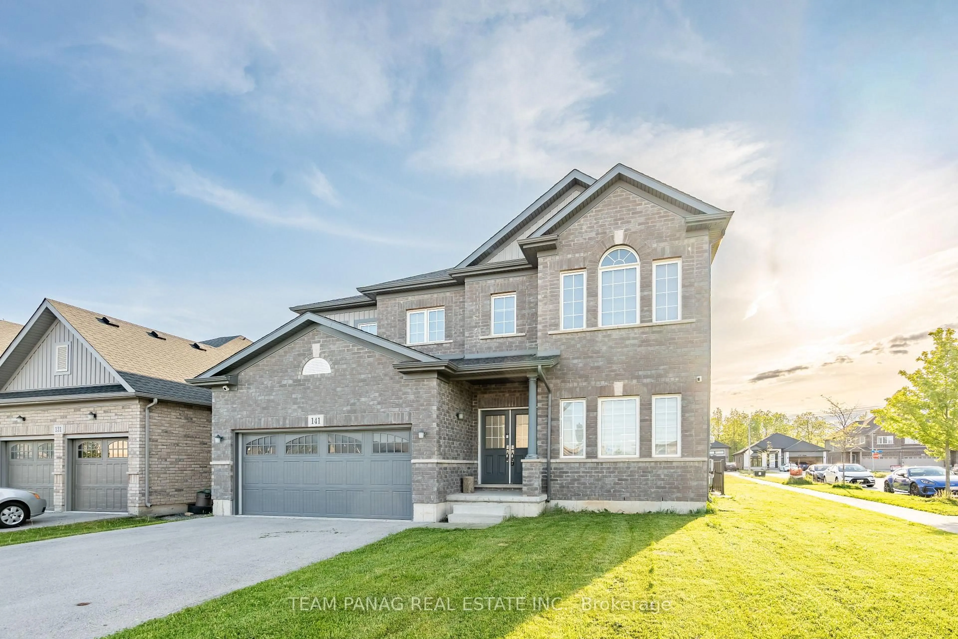 Home with brick exterior material, street for 141 Crow St, Welland Ontario L3B 5N8