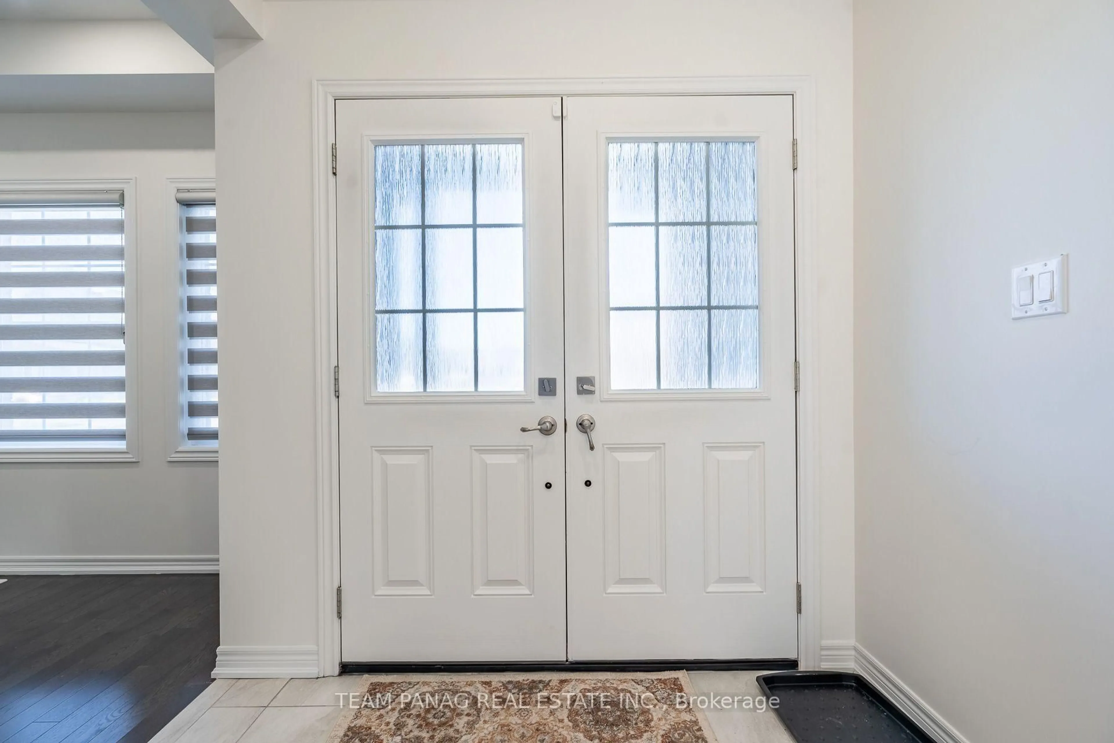 Indoor entryway for 141 Crow St, Welland Ontario L3B 5N8