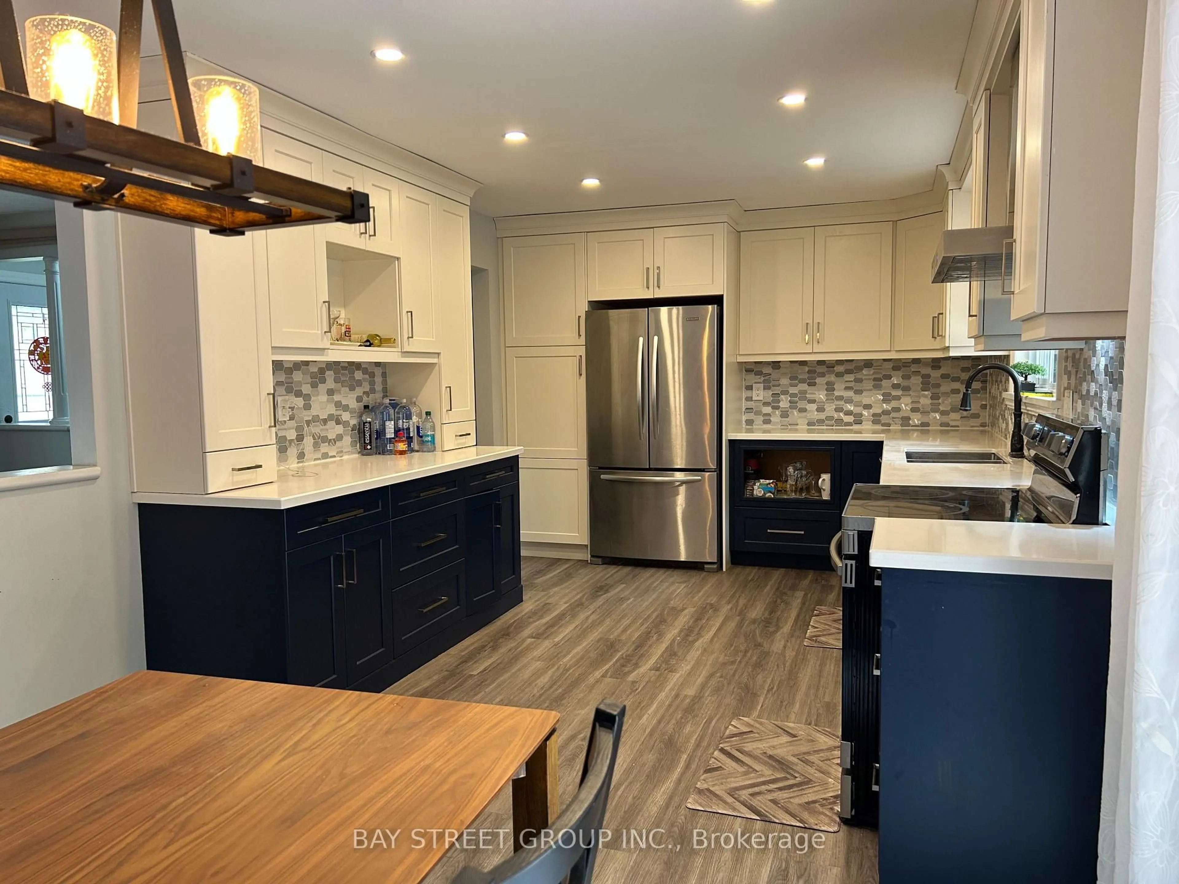 Open concept kitchen, unknown for 92 Brier park Rd, Brantford Ontario N3R 5T4