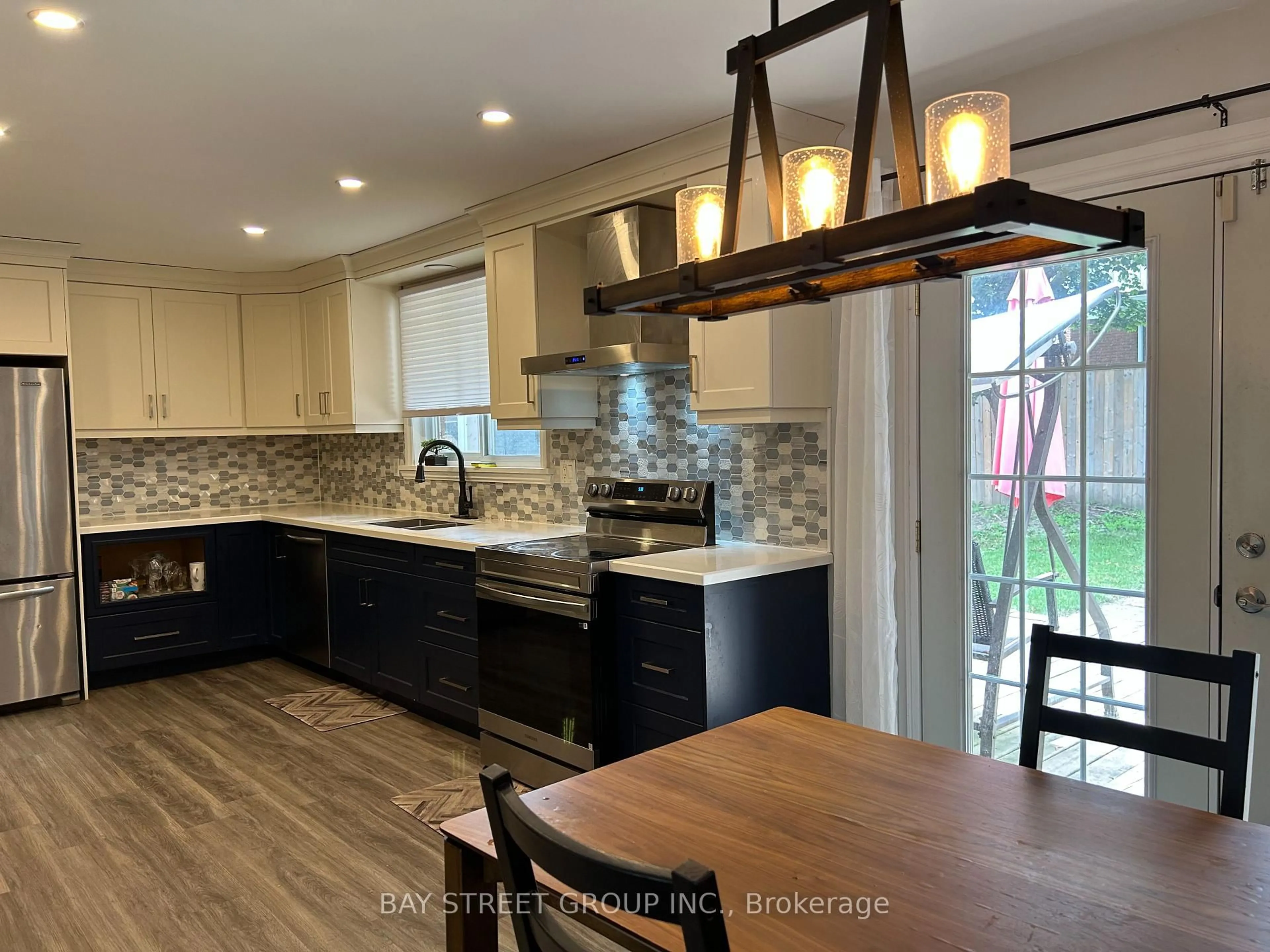 Open concept kitchen, unknown for 92 Brier park Rd, Brantford Ontario N3R 5T4