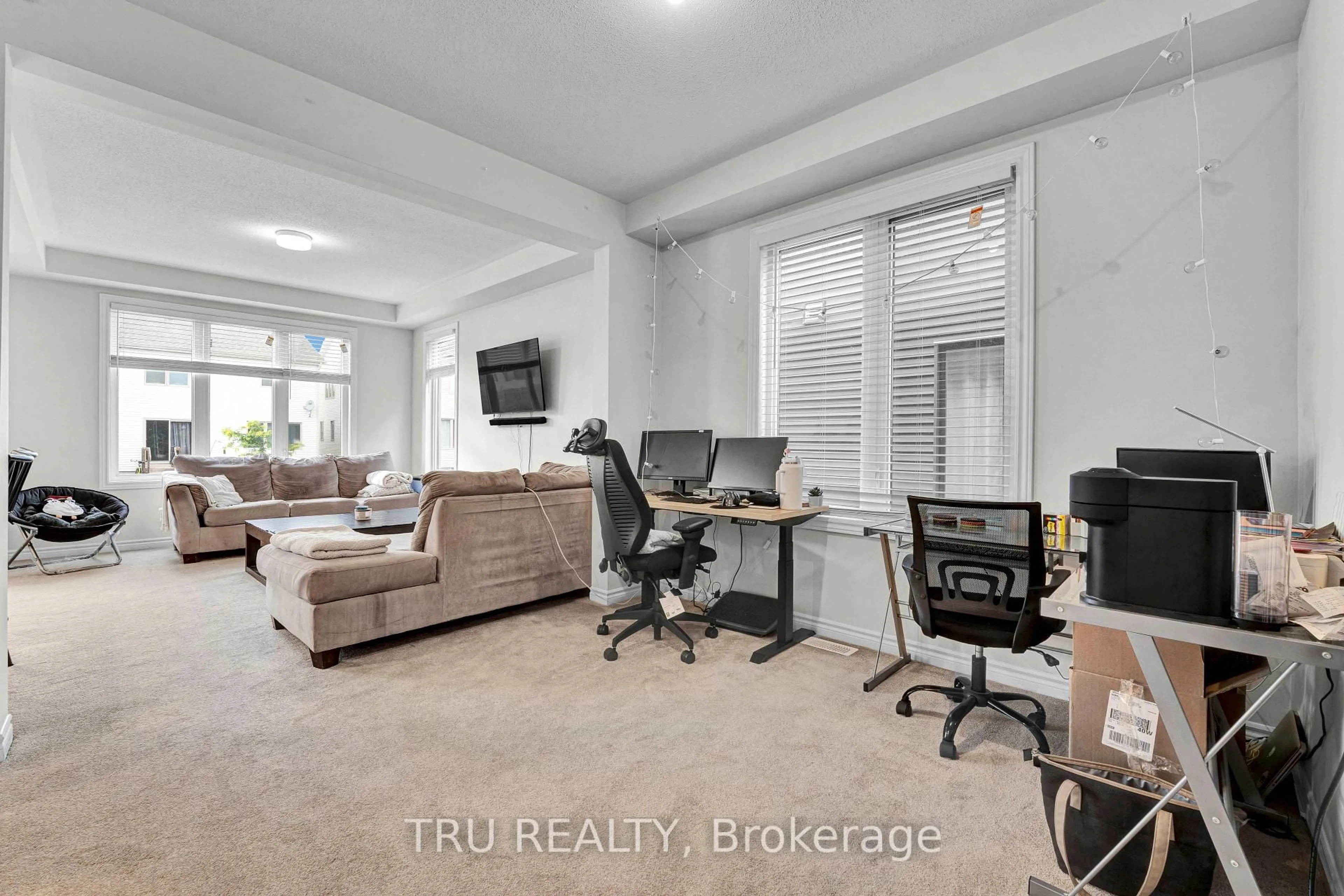 Unknown for 71 CASPIAN Row, Ottawa Ontario K2V 0R3