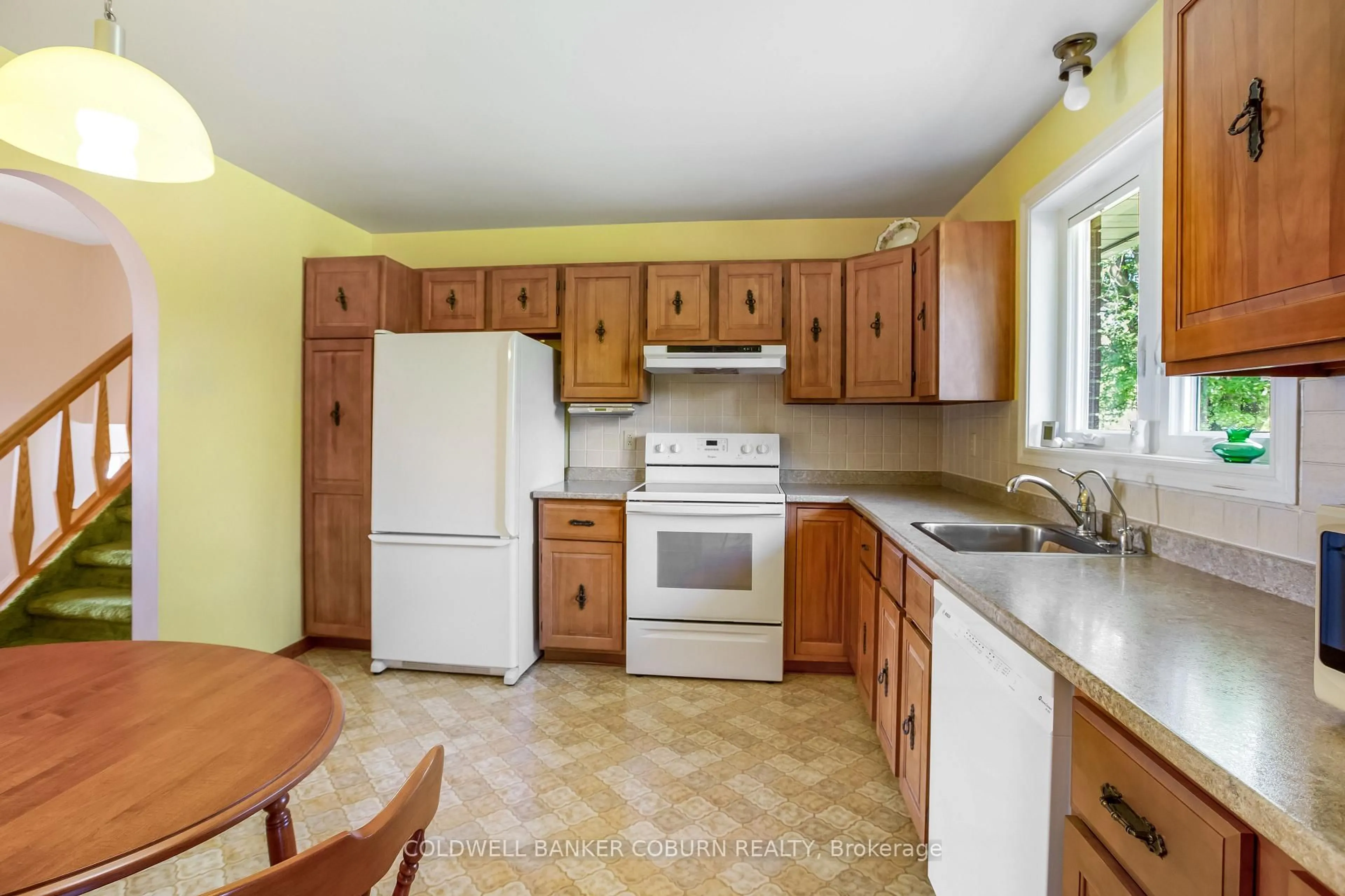 Standard kitchen, unknown for 12169 Lakeshore Dr, South Dundas Ontario K0C 1X0