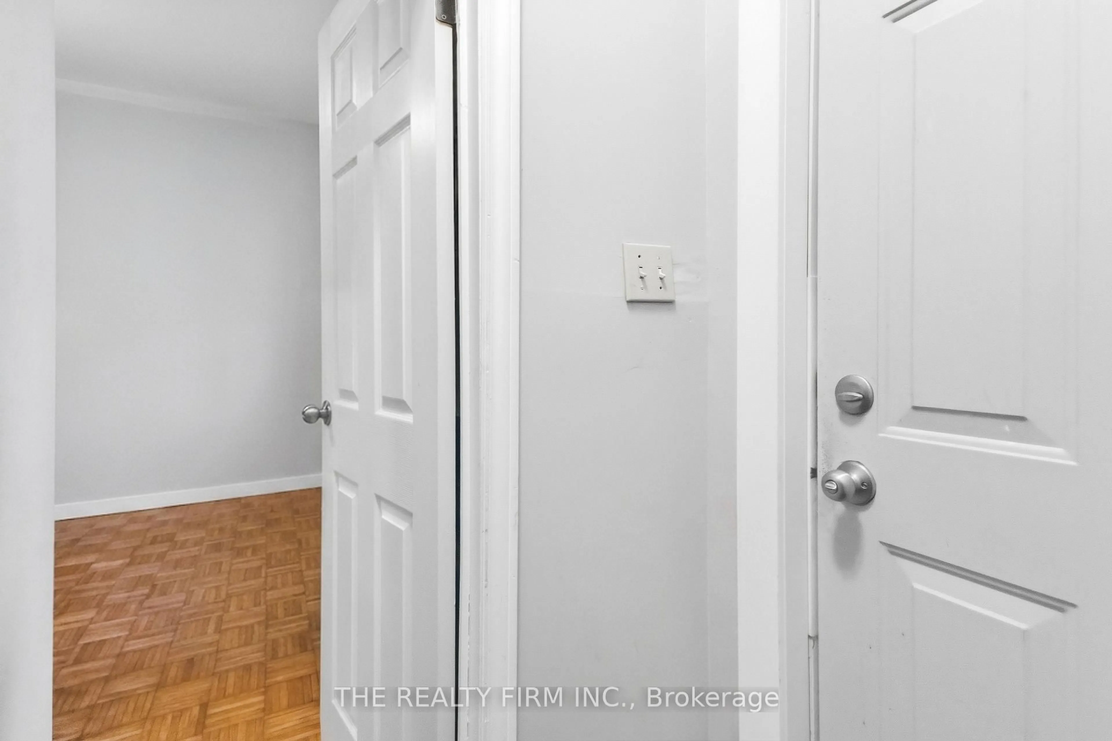 Unknown for 631 Elias St, London East Ontario N5W 3N5