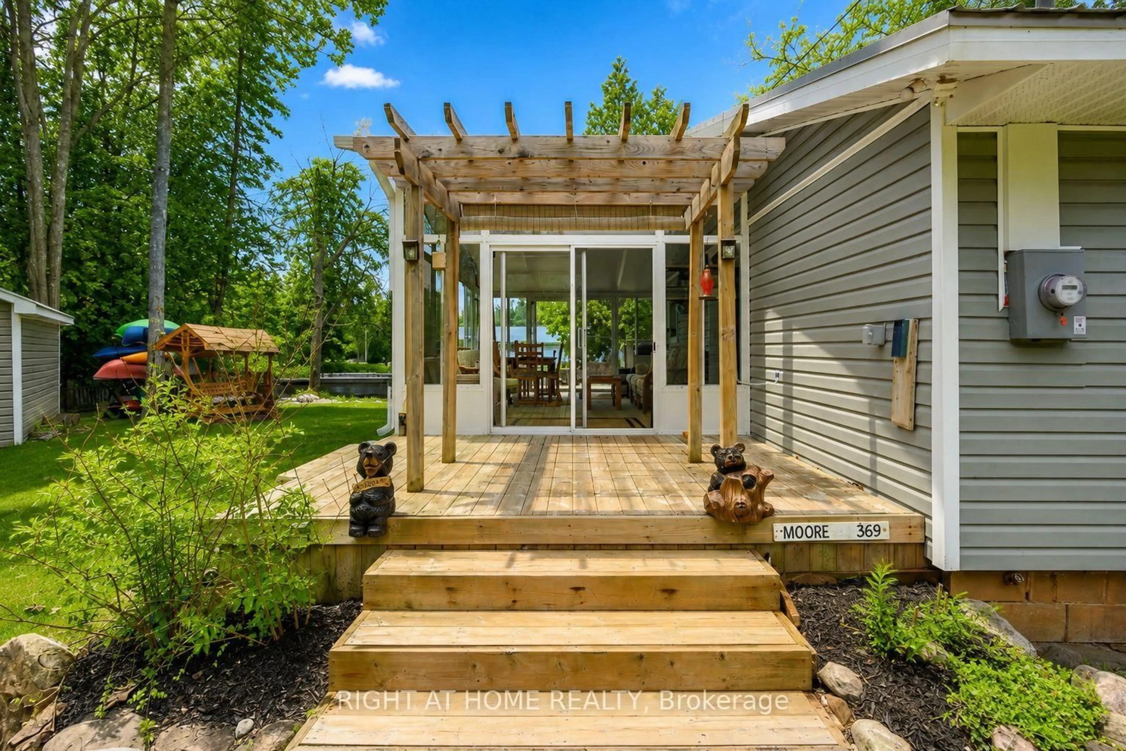 Patio, street for 369 Southam Dr, Kawartha Lakes Ontario K0M 1N0