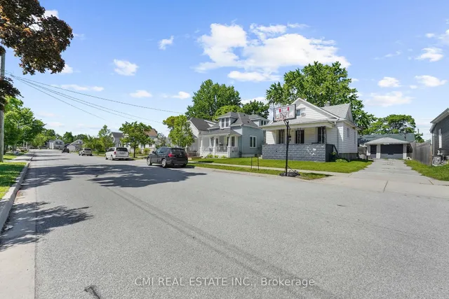 433 Lydia St, Sarnia 1