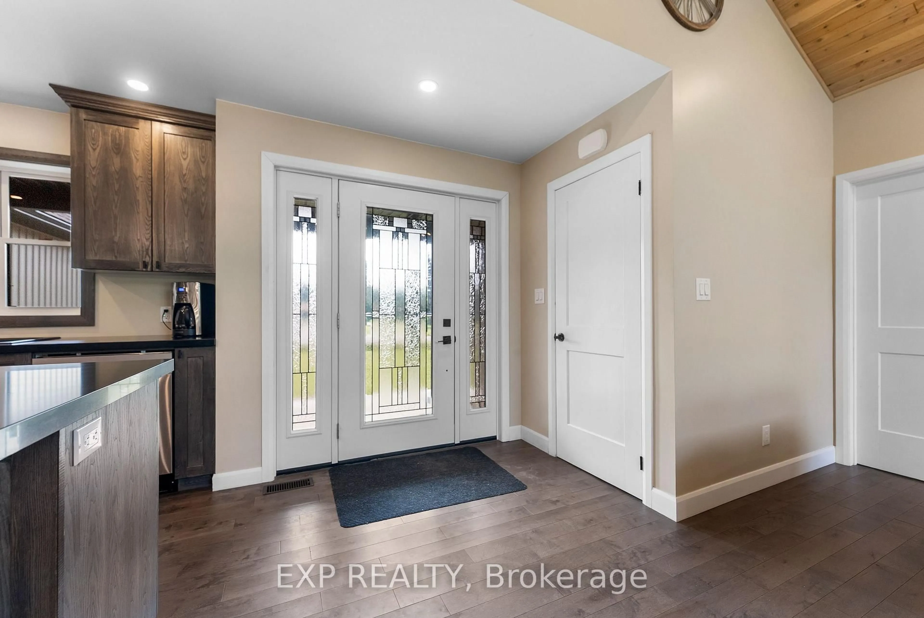 Indoor entryway for 51 Yantha Cres, Barry's Bay Ontario K0J 1B0