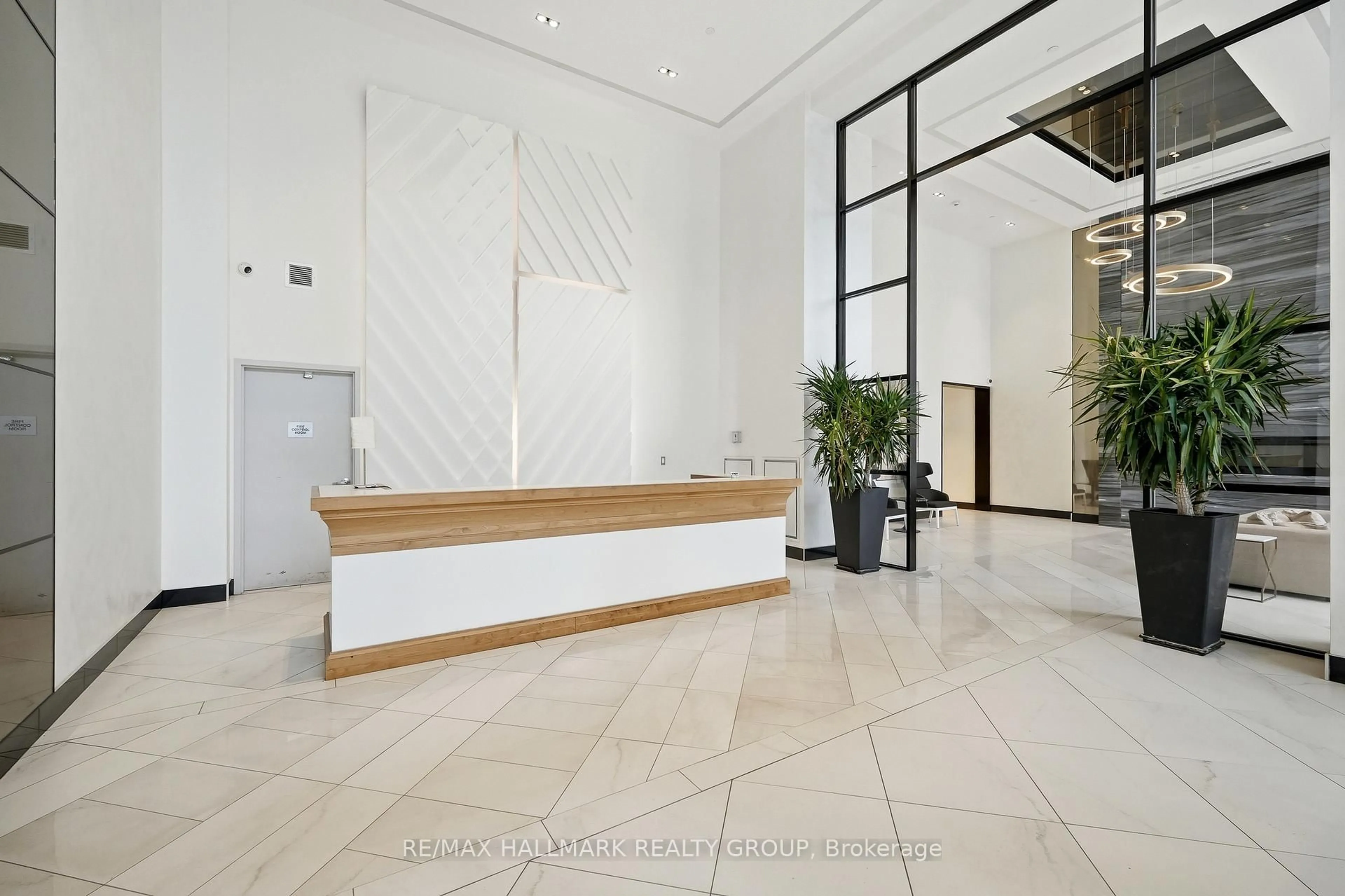 Lobby for 255 Bay St #106, Ottawa Ontario K1R 0C5
