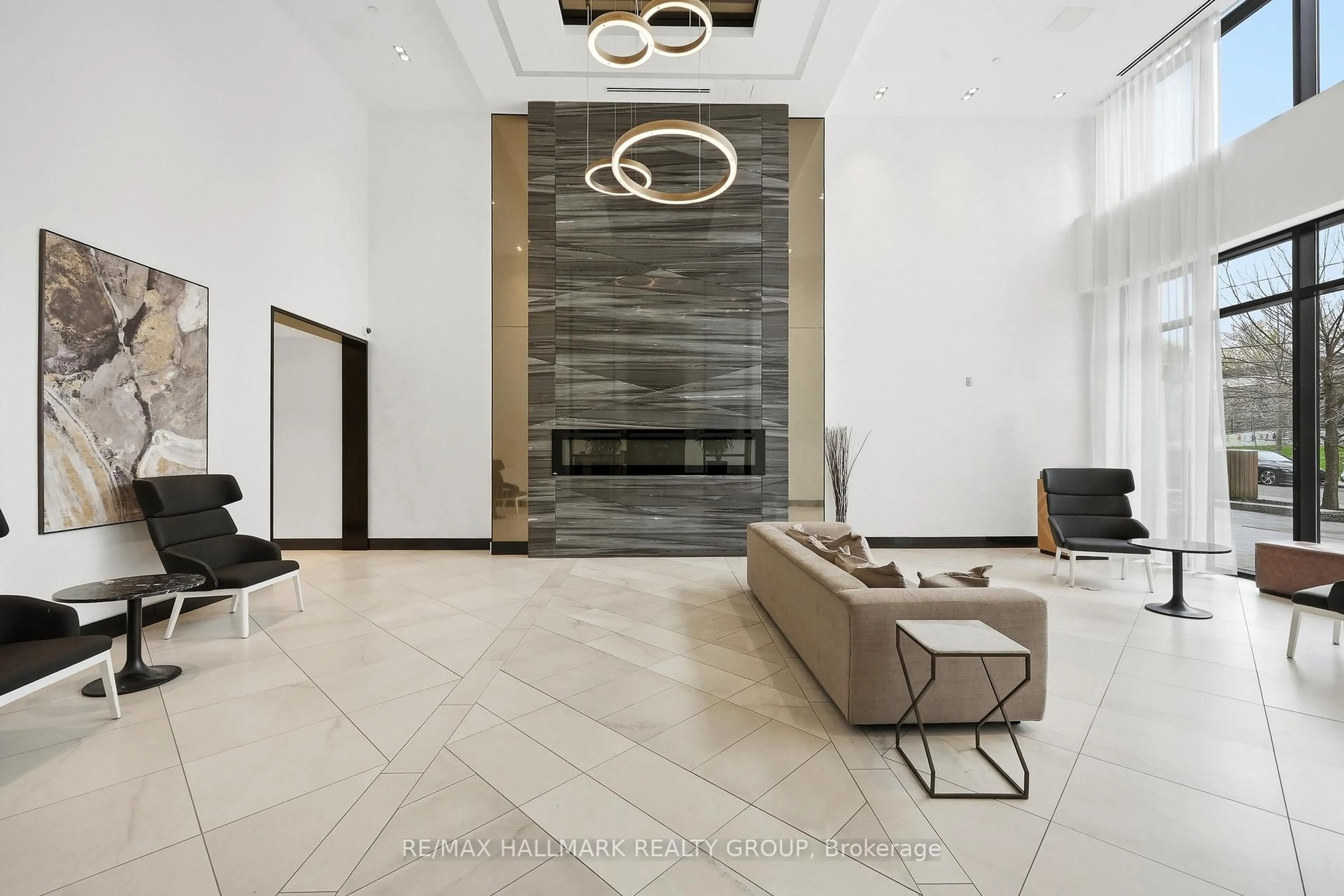 Lobby for 255 Bay St #106, Ottawa Ontario K1R 0C5