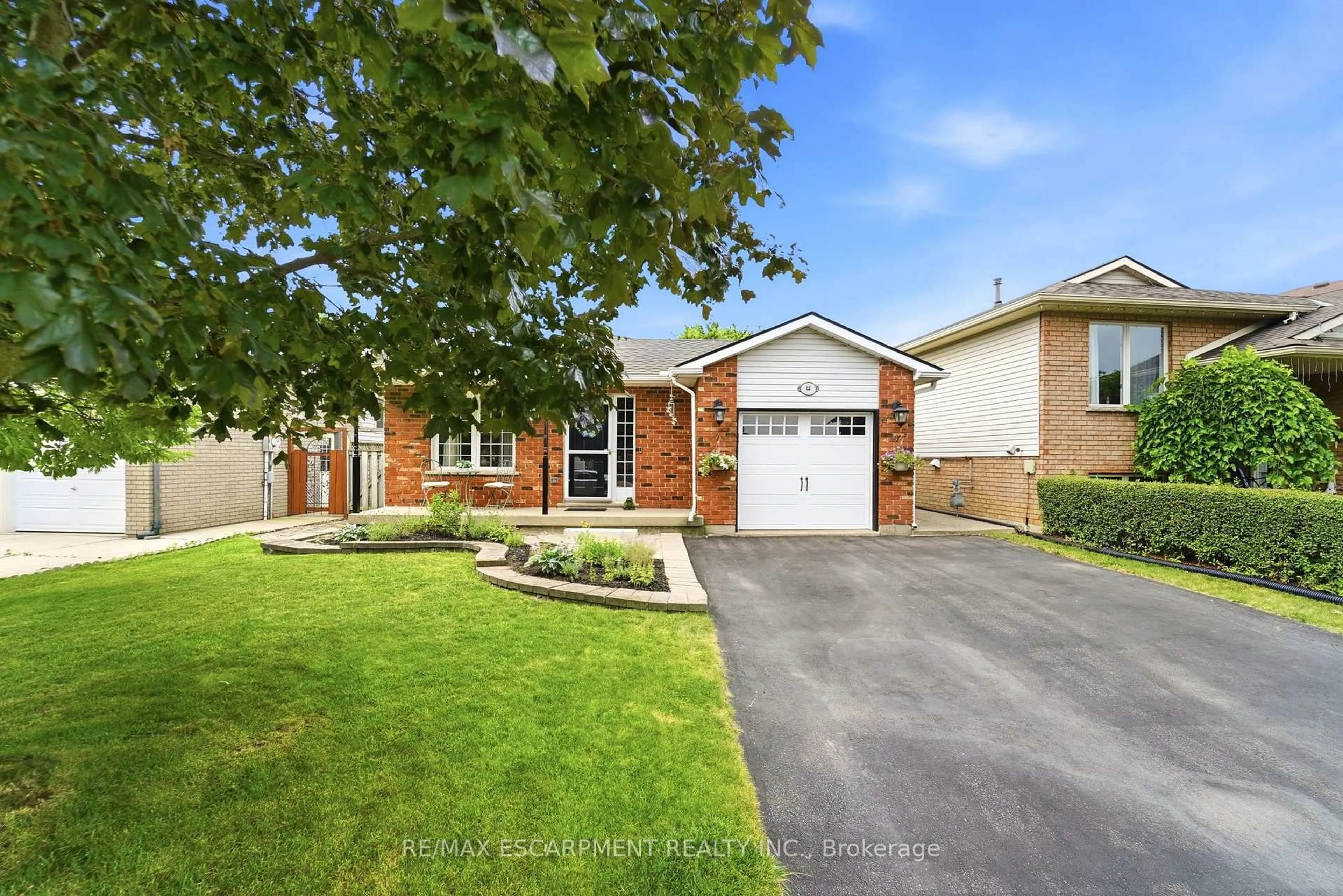 Home with brick exterior material, street for 44 Marion St, Hamilton Ontario L0R 1W0