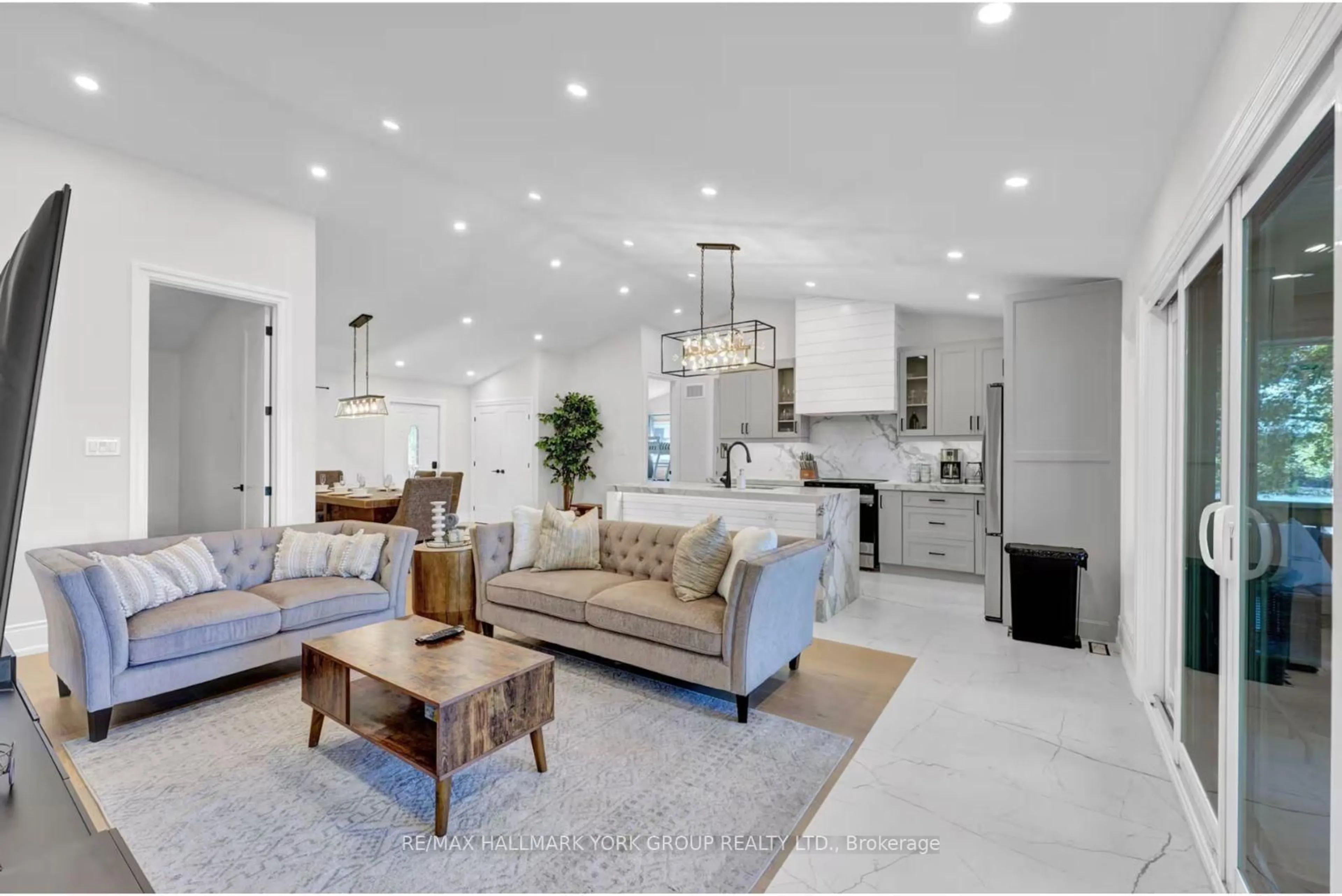 Living room with furniture, ceramic/tile floor for 25 Driftwood Shores, Kawartha Lakes Ontario K0M 2B0