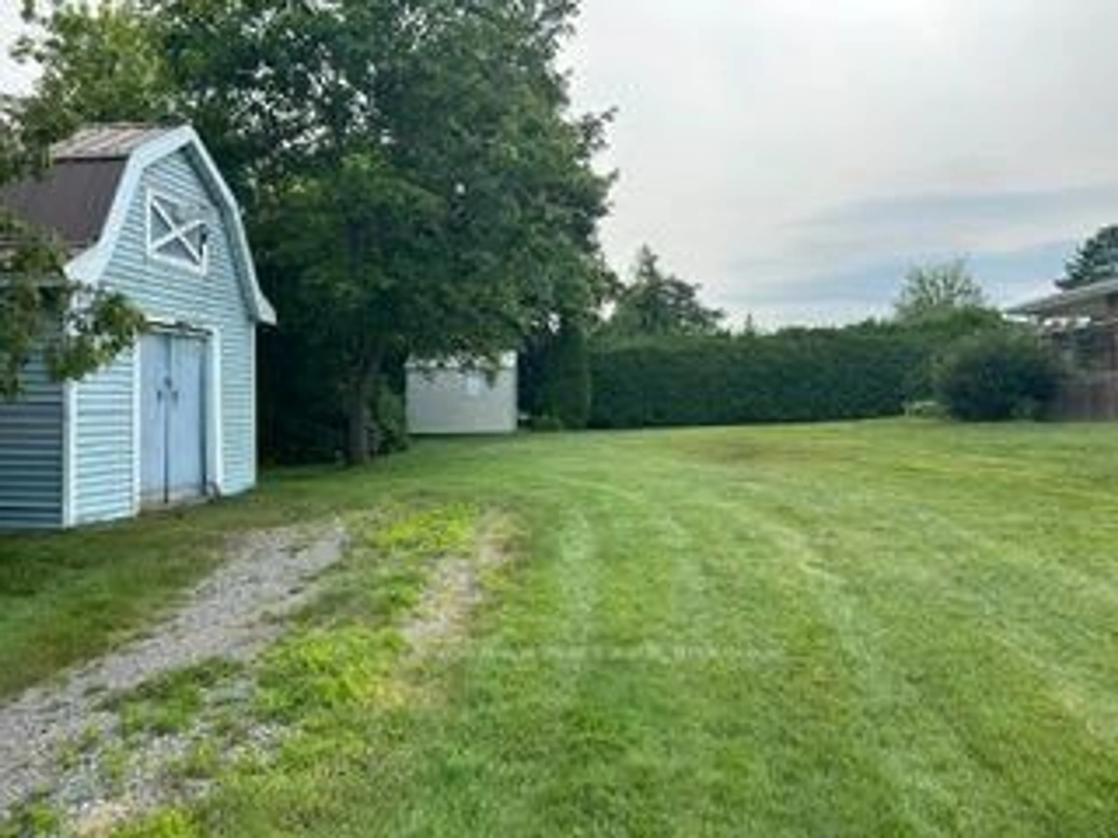 A pic from outside/outdoor area/front of a property/back of a property/a pic from drone, unknown for 701 Joseph St, Selwyn Ontario K0L 1T0