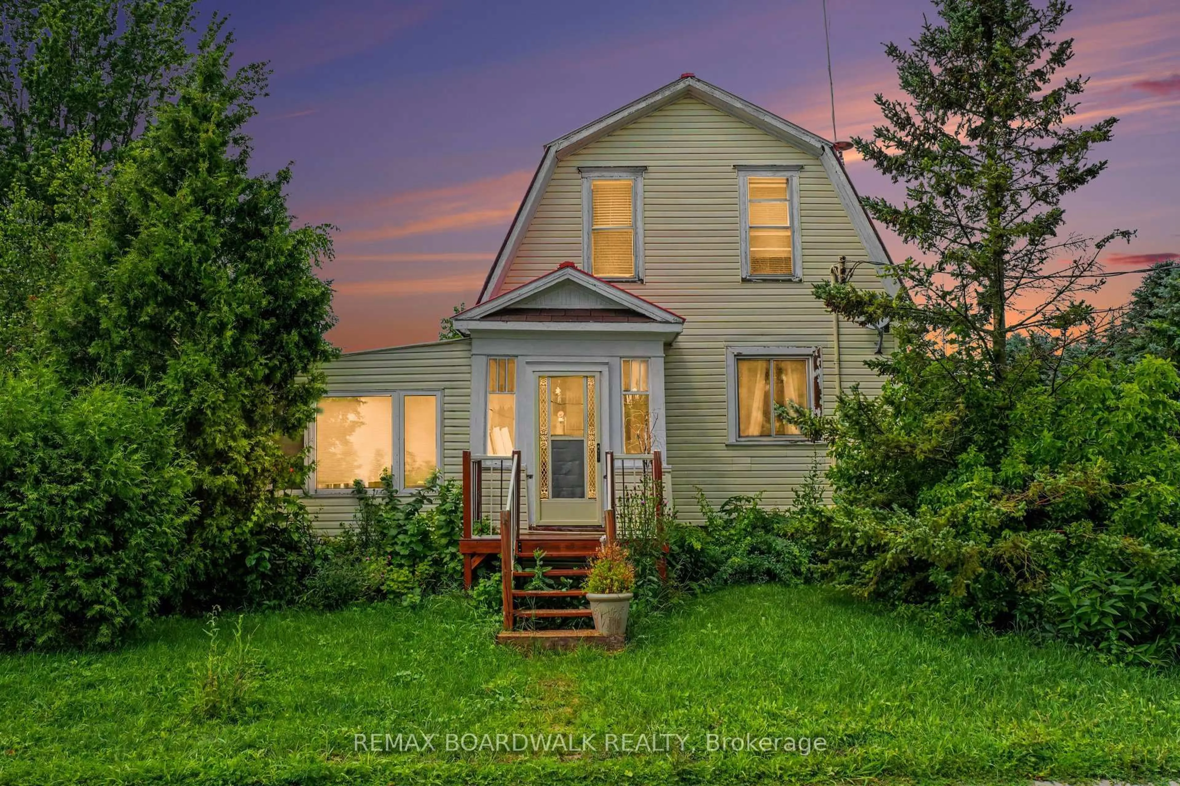 A pic from outside/outdoor area/front of a property/back of a property/a pic from drone, street for 11049 Gilmour Rd, South Dundas Ontario K0E 1C0