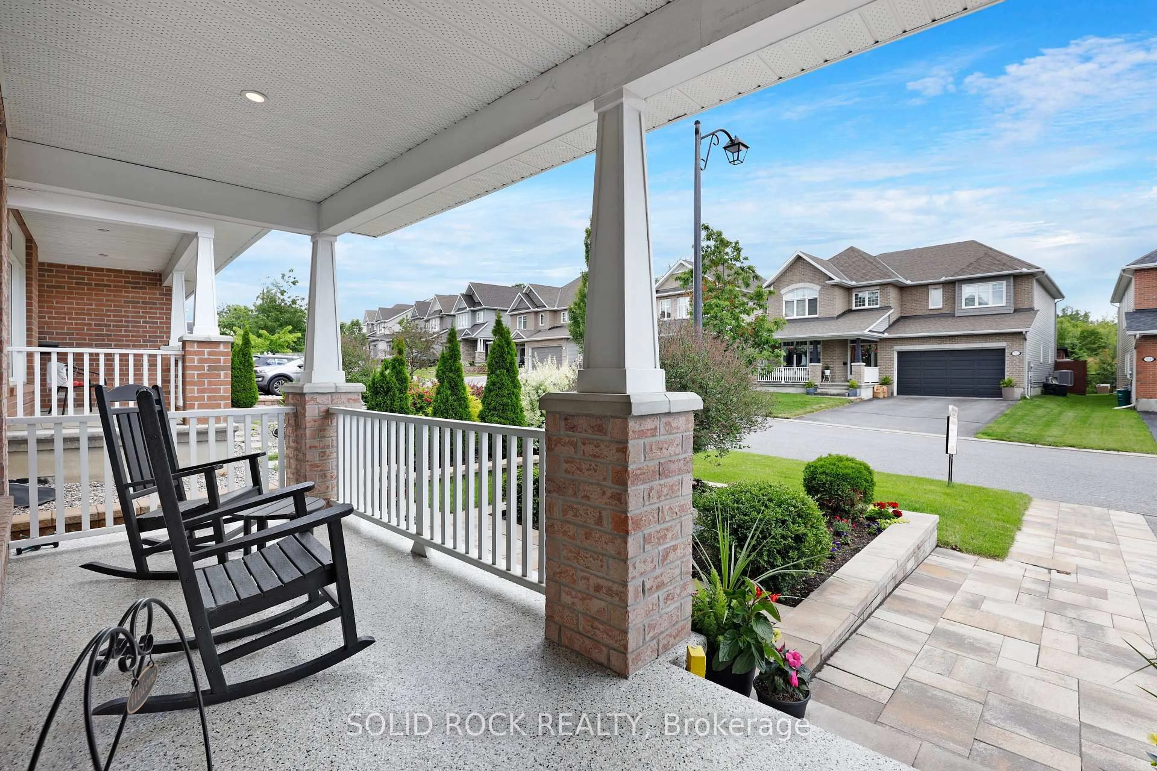 Patio, street for 703 Mashkig Ave, Ottawa Ontario K4A 0Y7