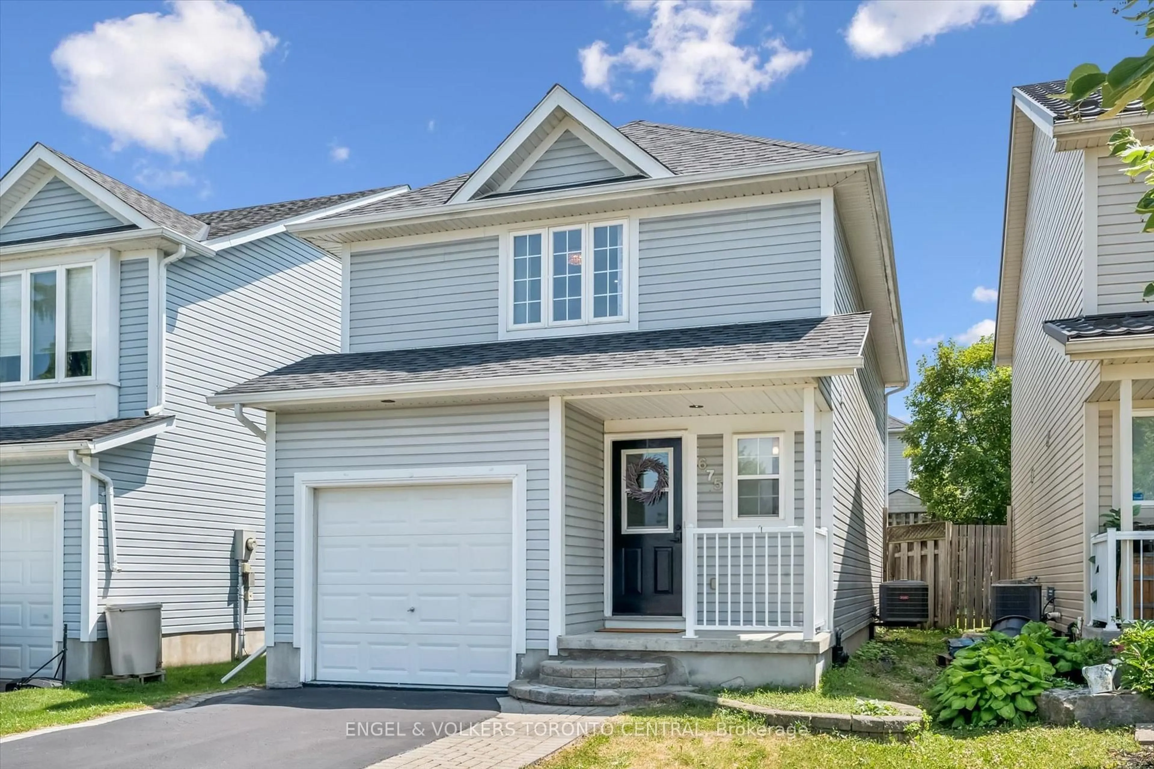 Home with vinyl exterior material, street for 675 New Hampshire St, Waterloo Ontario N2K 4L8