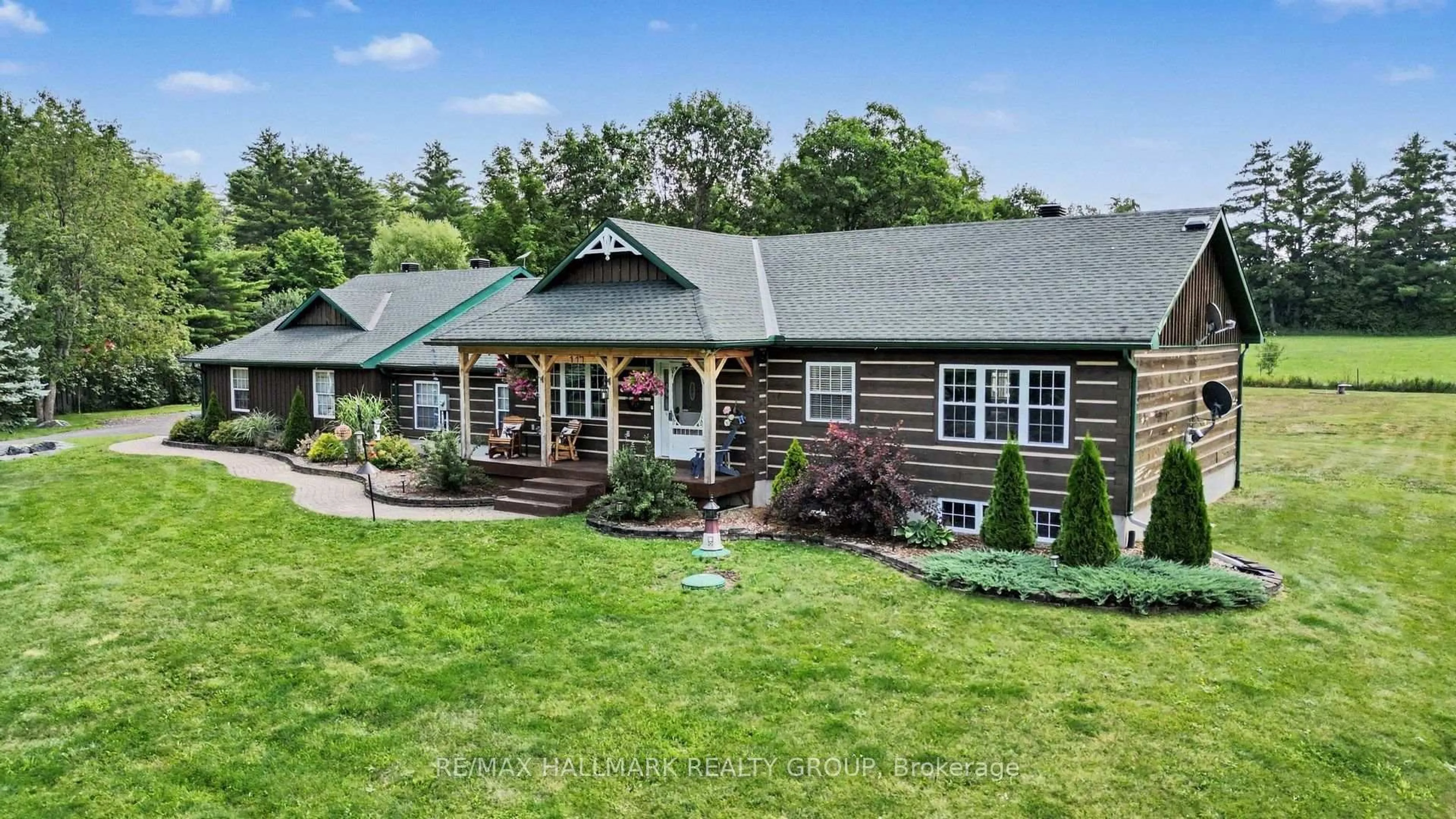 A pic from outside/outdoor area/front of a property/back of a property/a pic from drone, unknown for 117 Lorlei Dr, White Lake Ontario K0A 3L0