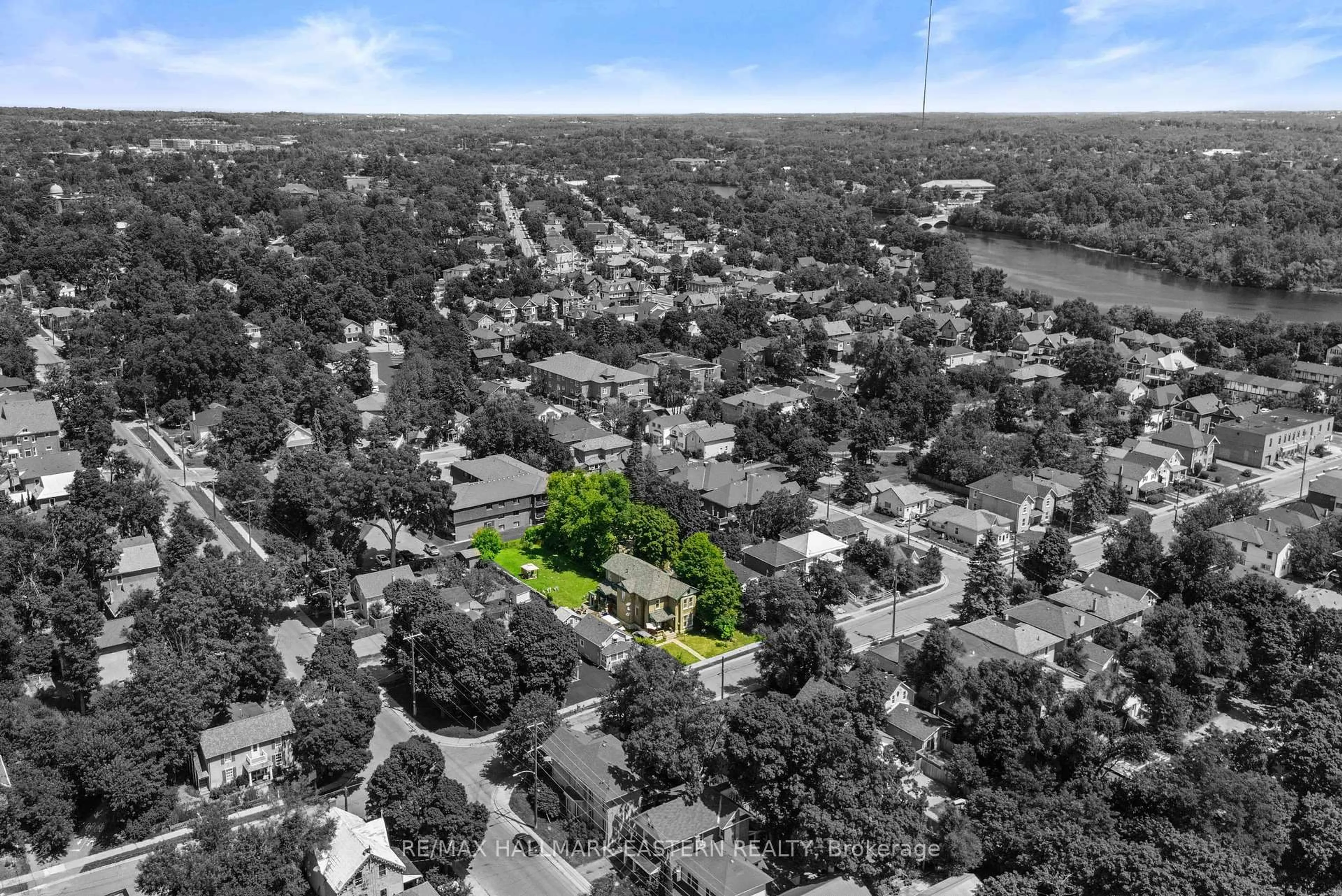 A pic from outside/outdoor area/front of a property/back of a property/a pic from drone, street for 220 Dublin St, Peterborough Ontario K9H 3B7