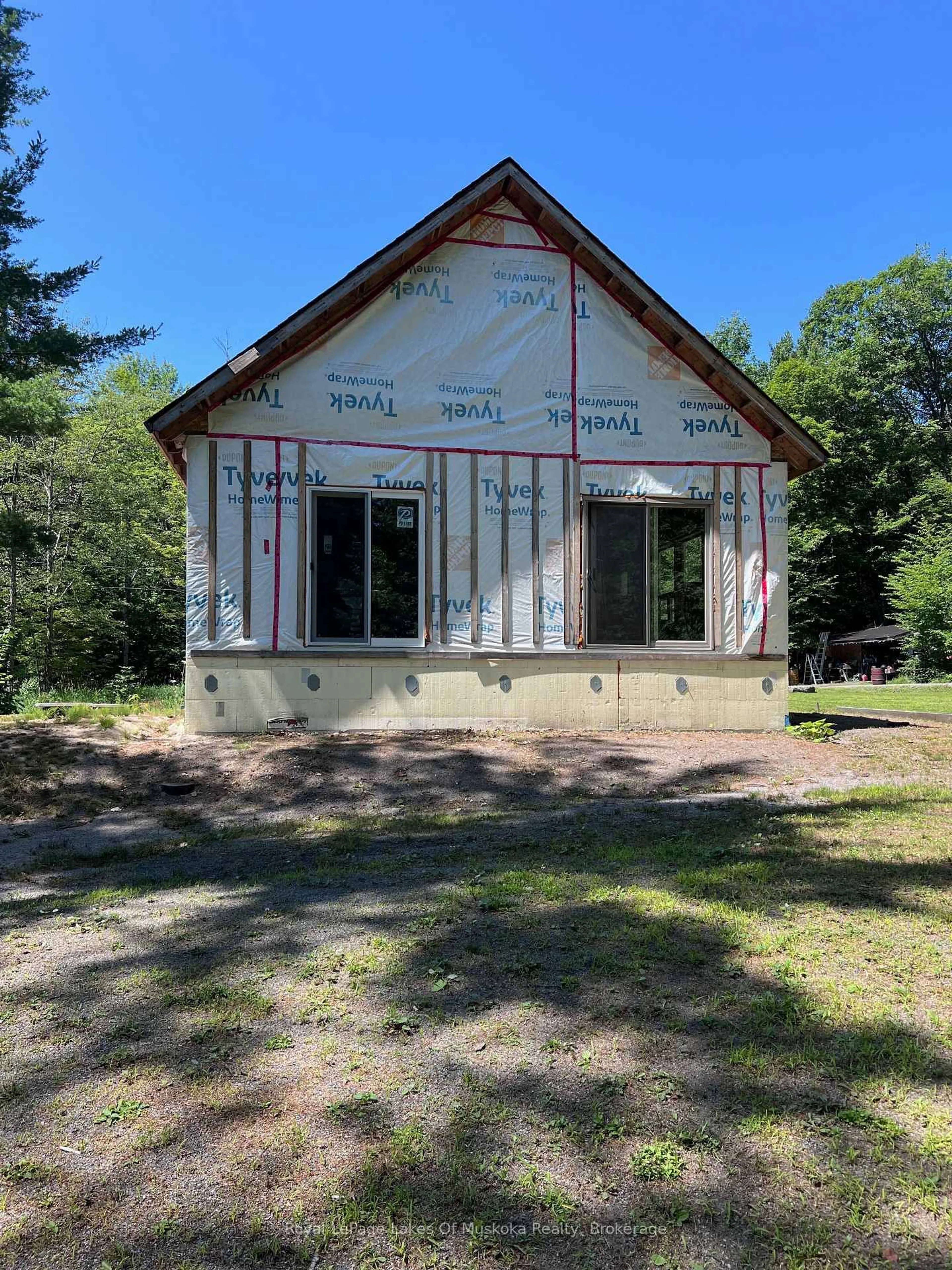 Unknown for 1096 Raymond Rd, Muskoka Lakes Ontario P0B 1M0