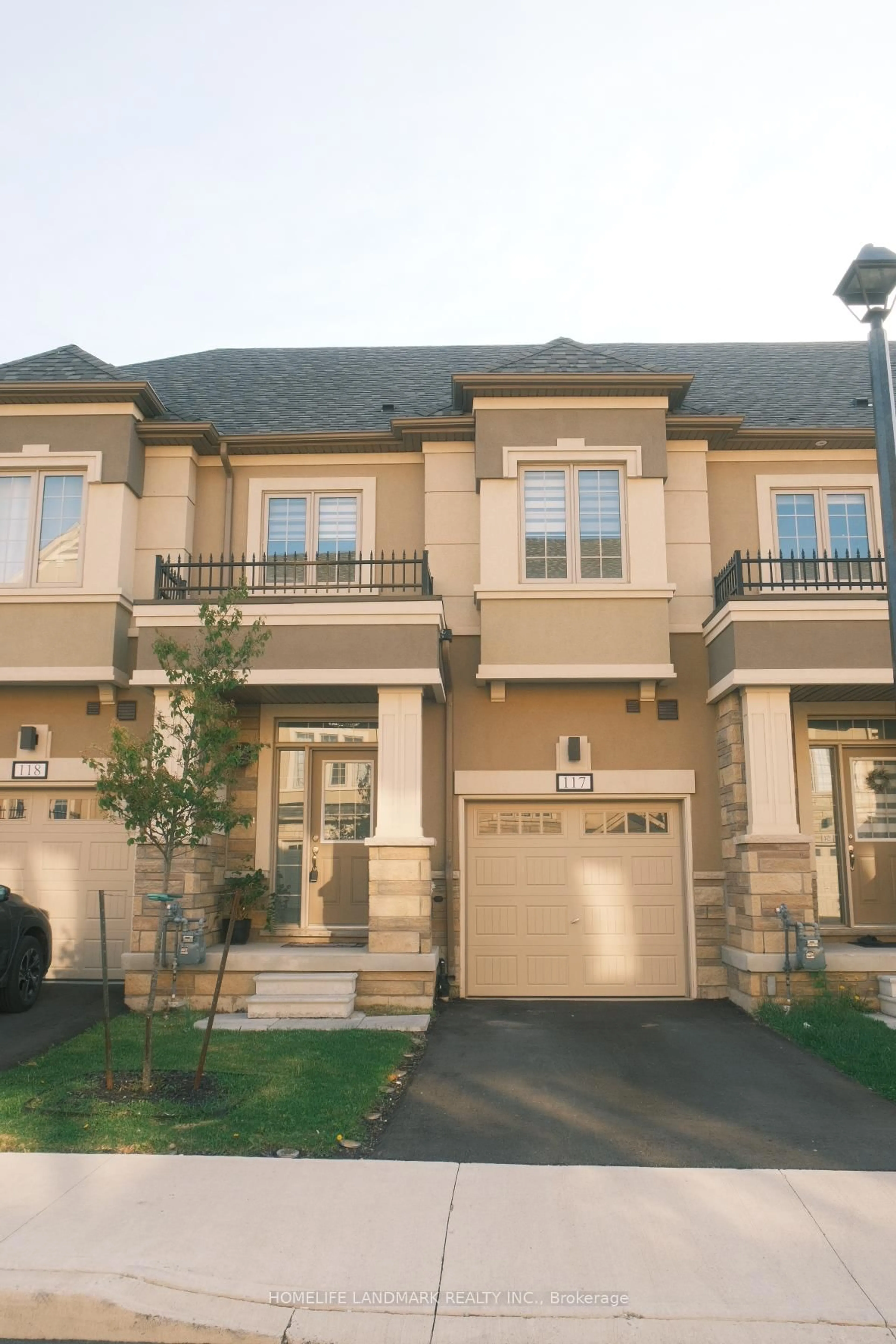 Home with brick exterior material, street for 305 Garner Rd #117, Hamilton Ontario L9G 3K9