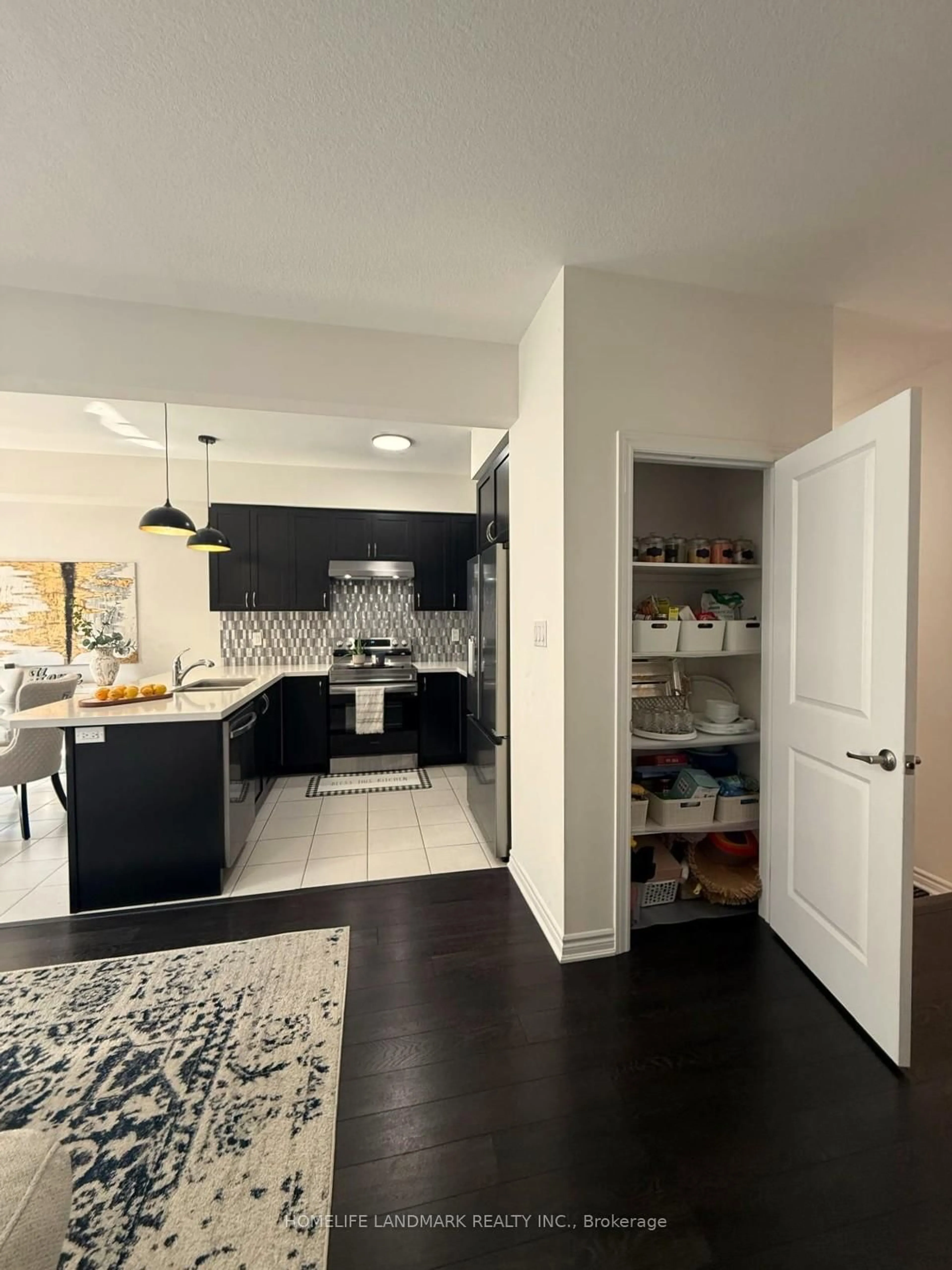 Open concept kitchen, unknown for 305 Garner Rd #117, Hamilton Ontario L9G 3K9