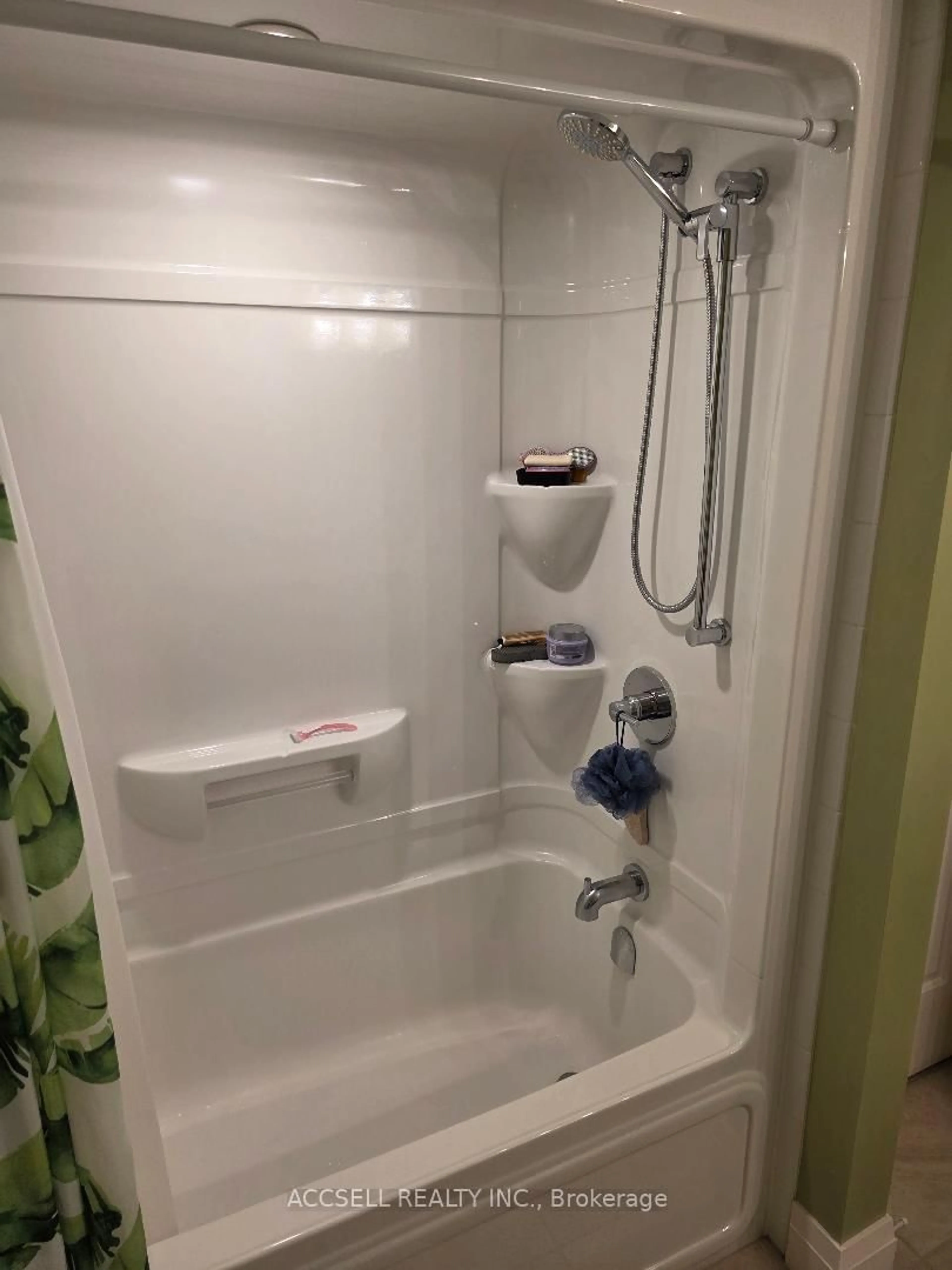 Standard bathroom, unknown for 750 St. Clair Pkwy, Out of Area Ontario N0N 1G0