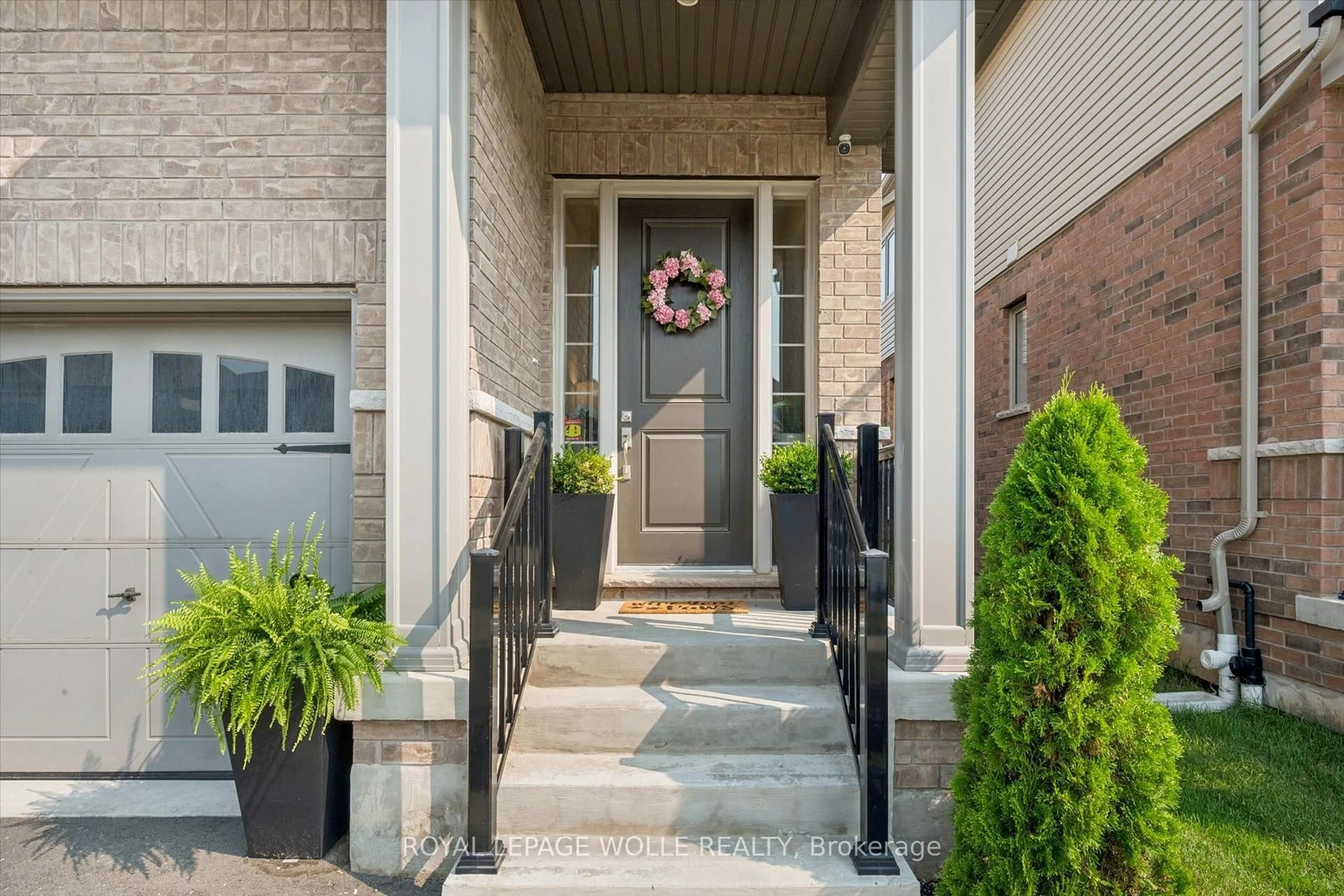 Indoor entryway for 43 Georgina St, Kitchener Ontario N2R 0S6