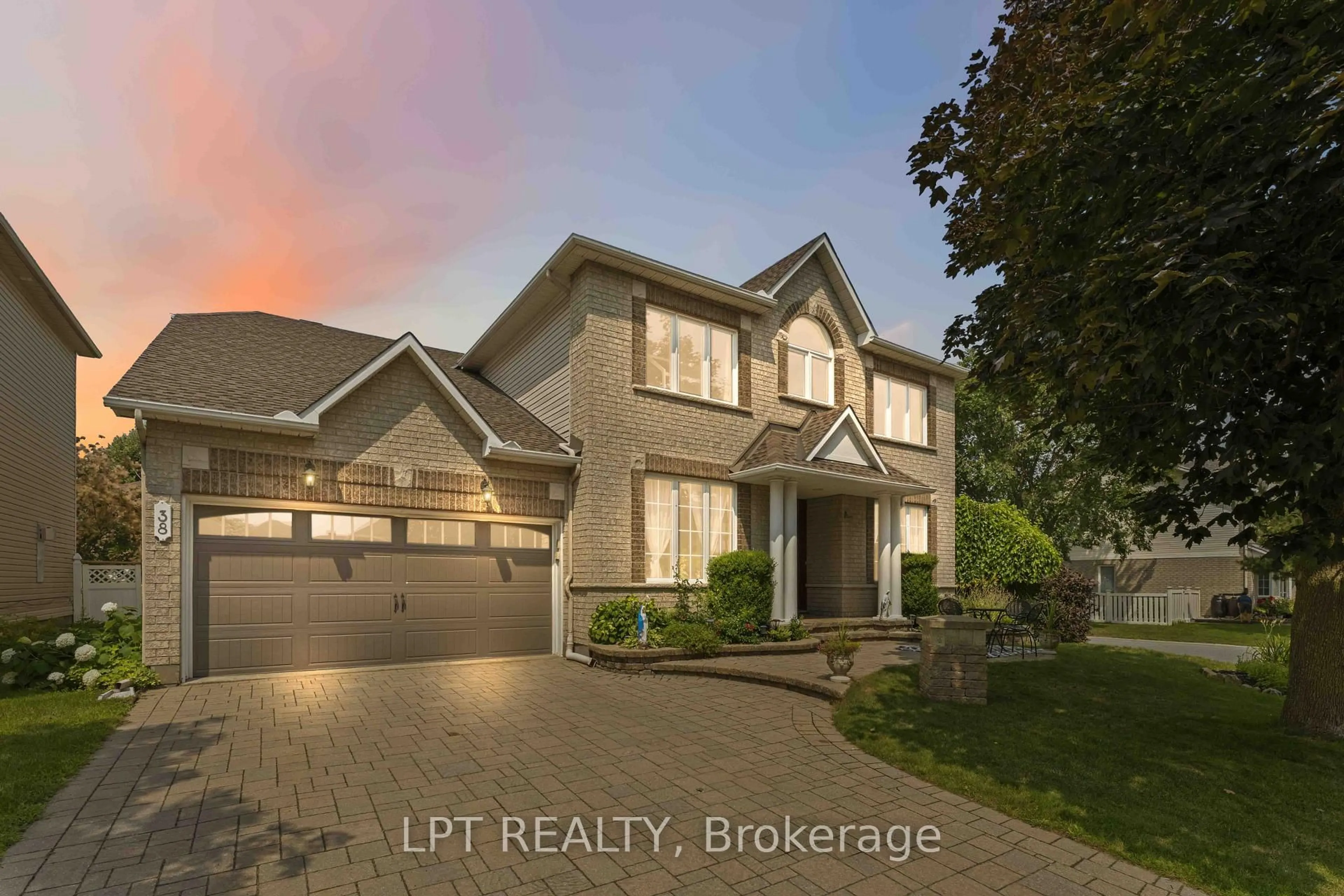Unknown for 38 Crosspointe Ave, Ottawa Ontario K2G 6N4
