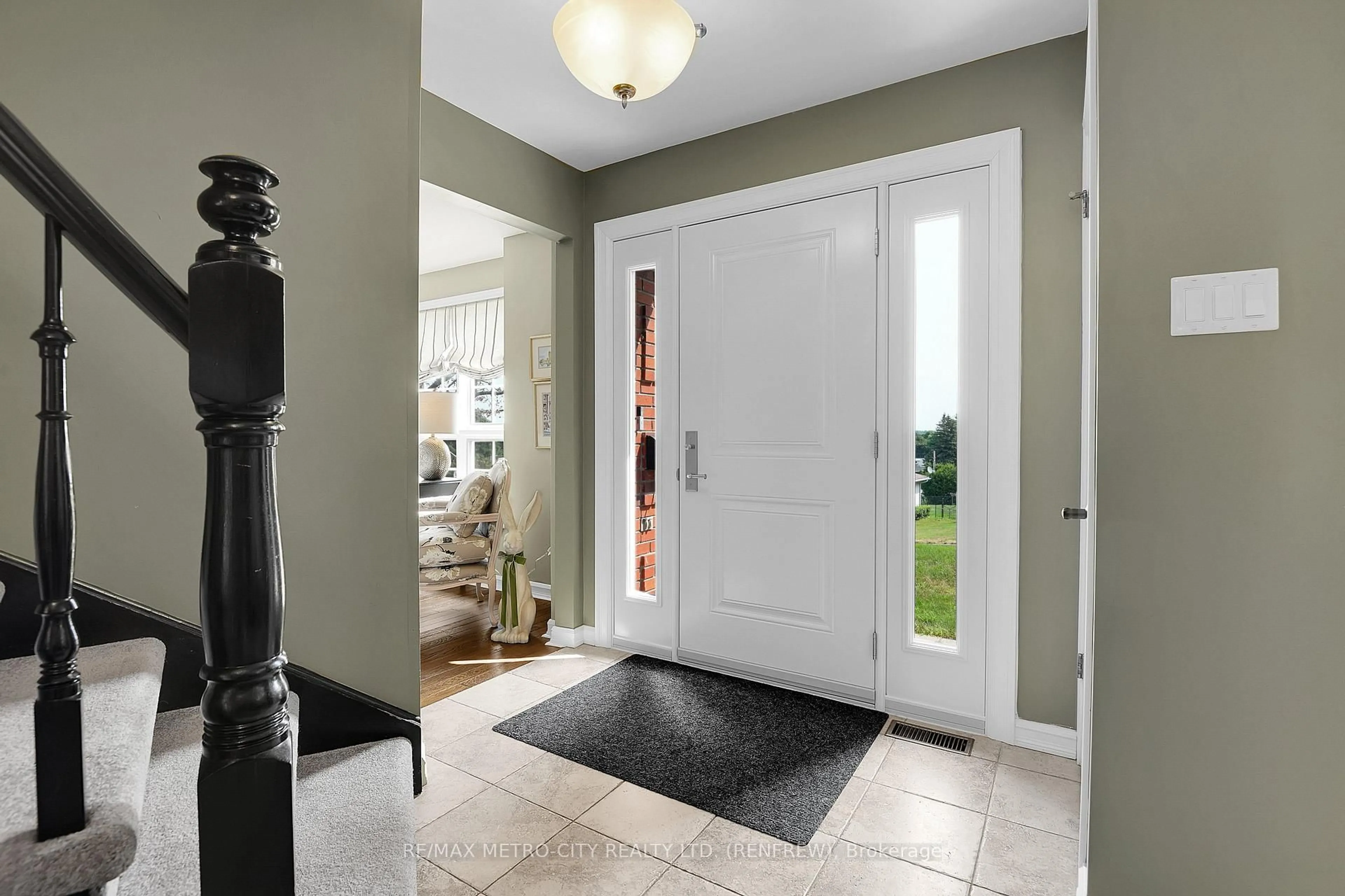 Indoor entryway for 98 Erindale Ave, Renfrew Ontario K7V 4H7