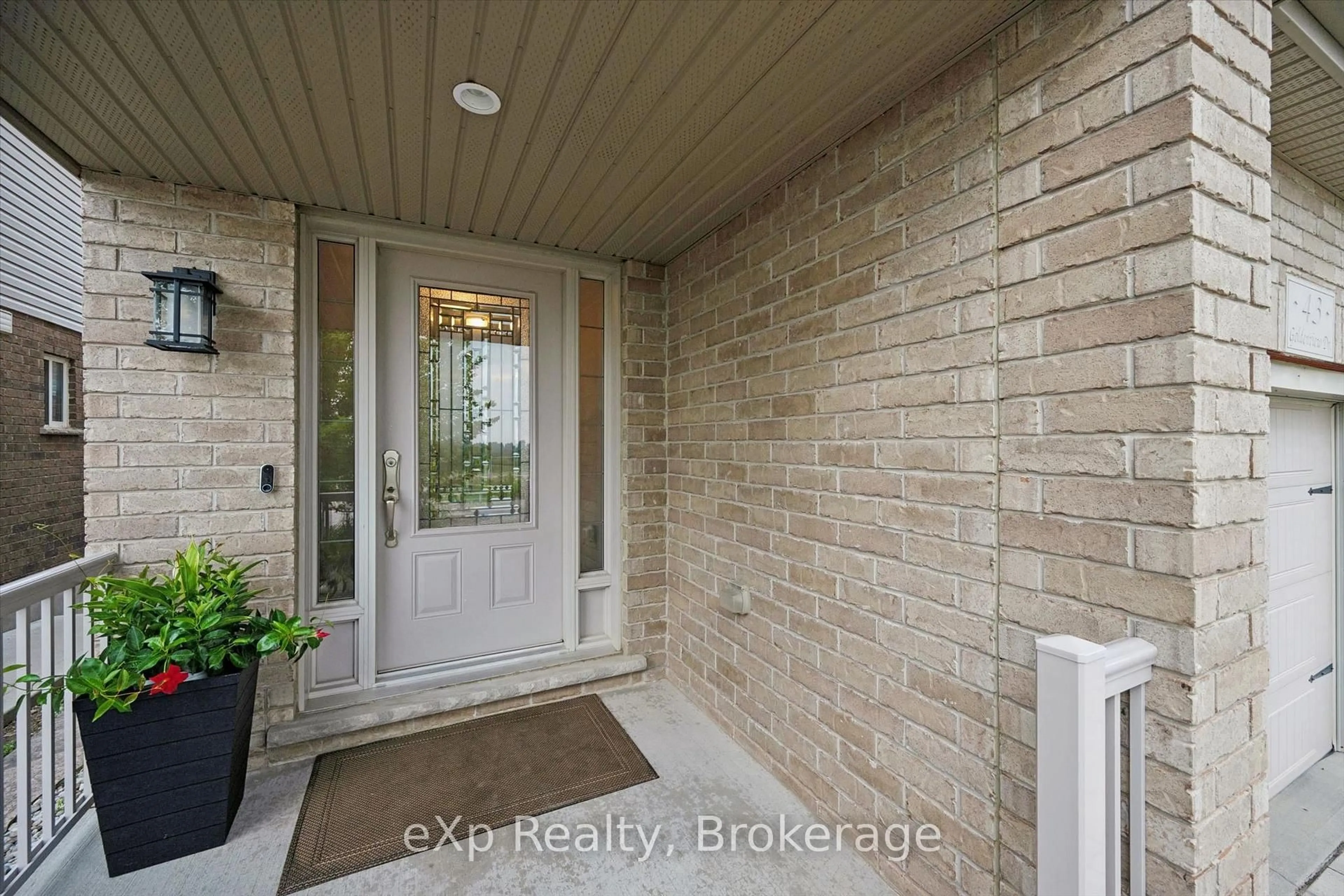 Indoor entryway for 43 Goldenview Dr, Guelph Ontario N1E 0M5