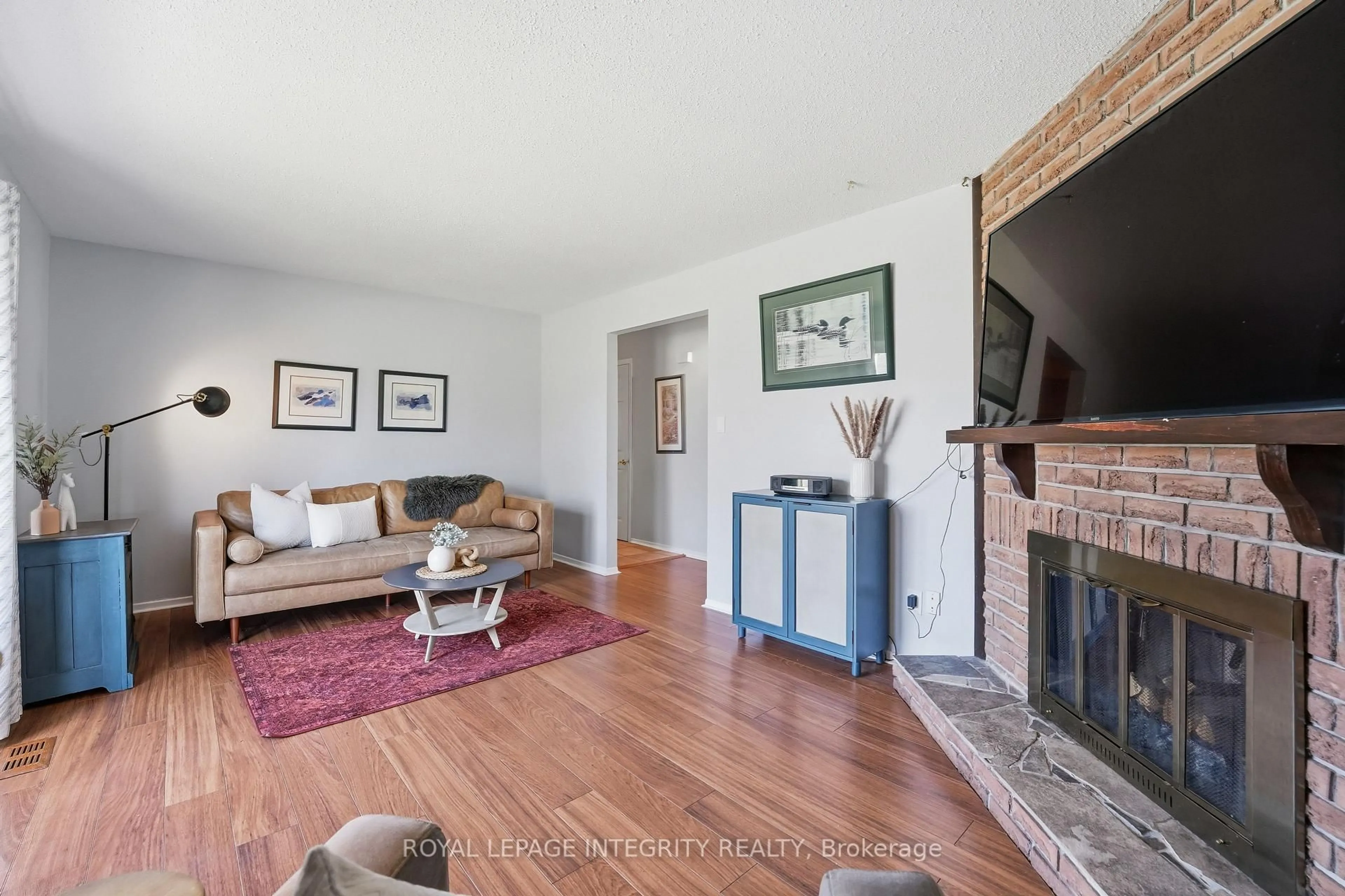 Living room with furniture, unknown for 776 Vinette Cres, Ottawa Ontario K1E 1W9