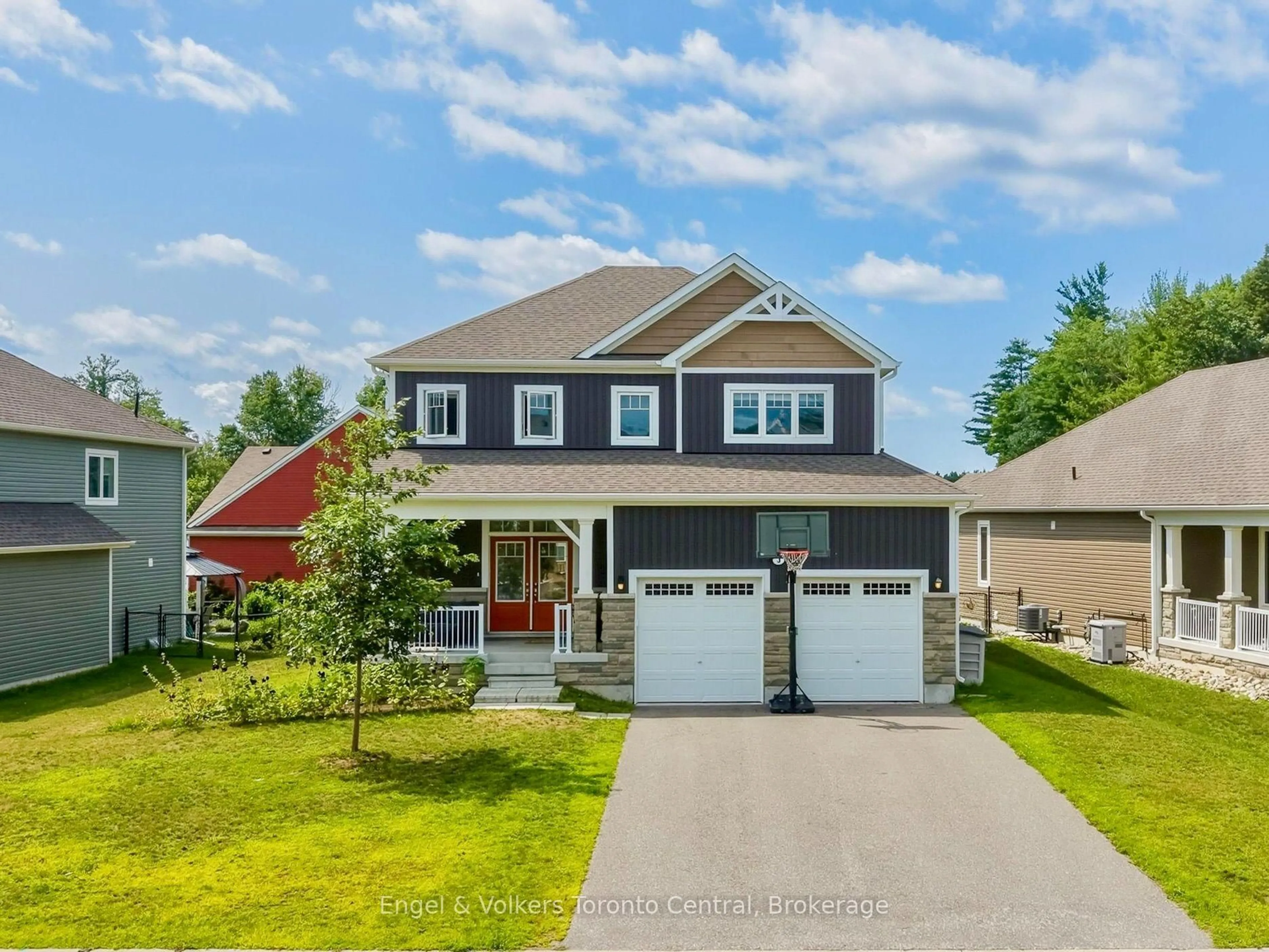 Home with vinyl exterior material, street for 3 Browning Blvd, Bracebridge Ontario P1L 0G2