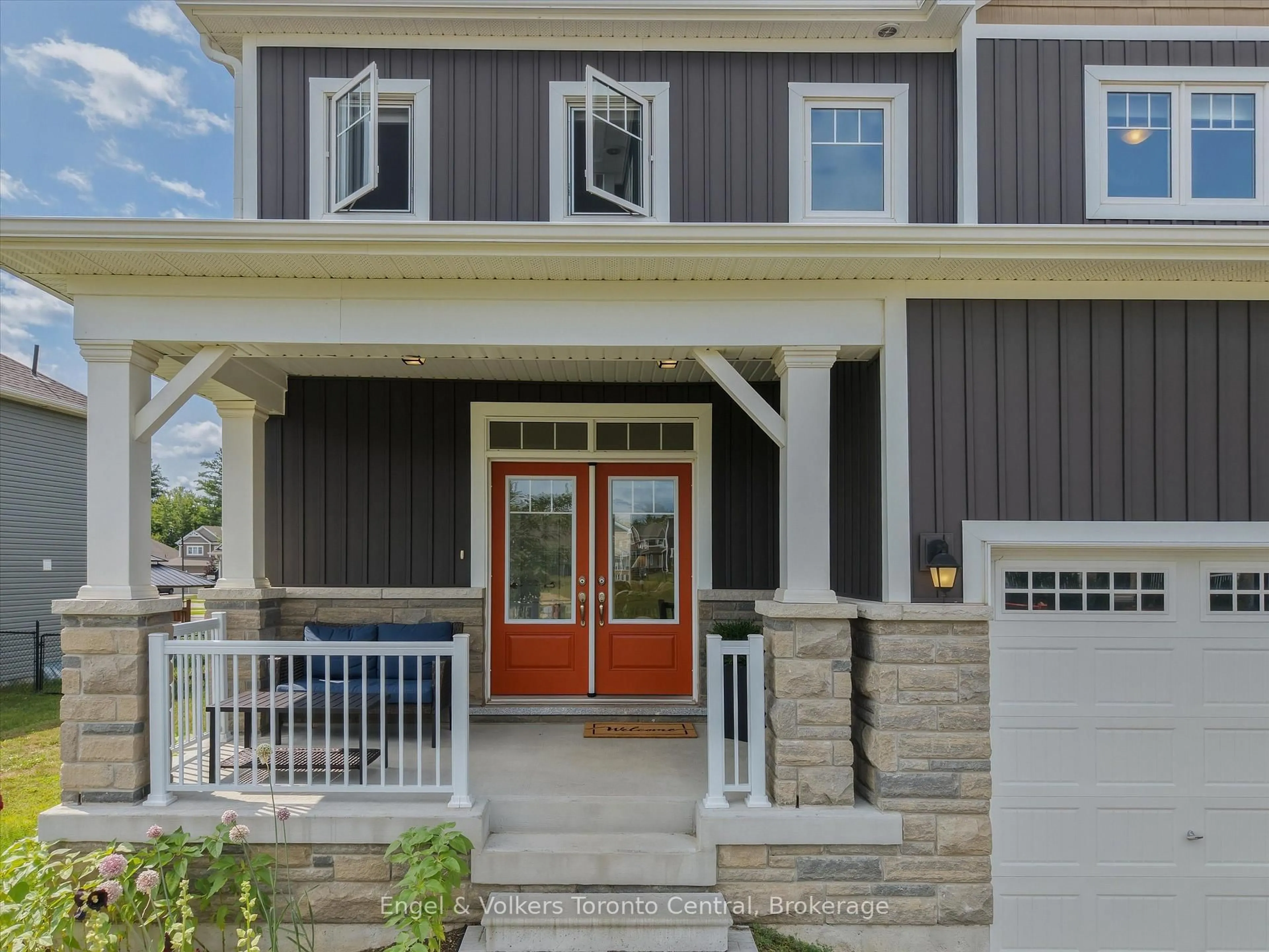 Home with vinyl exterior material, street for 3 Browning Blvd, Bracebridge Ontario P1L 0G2