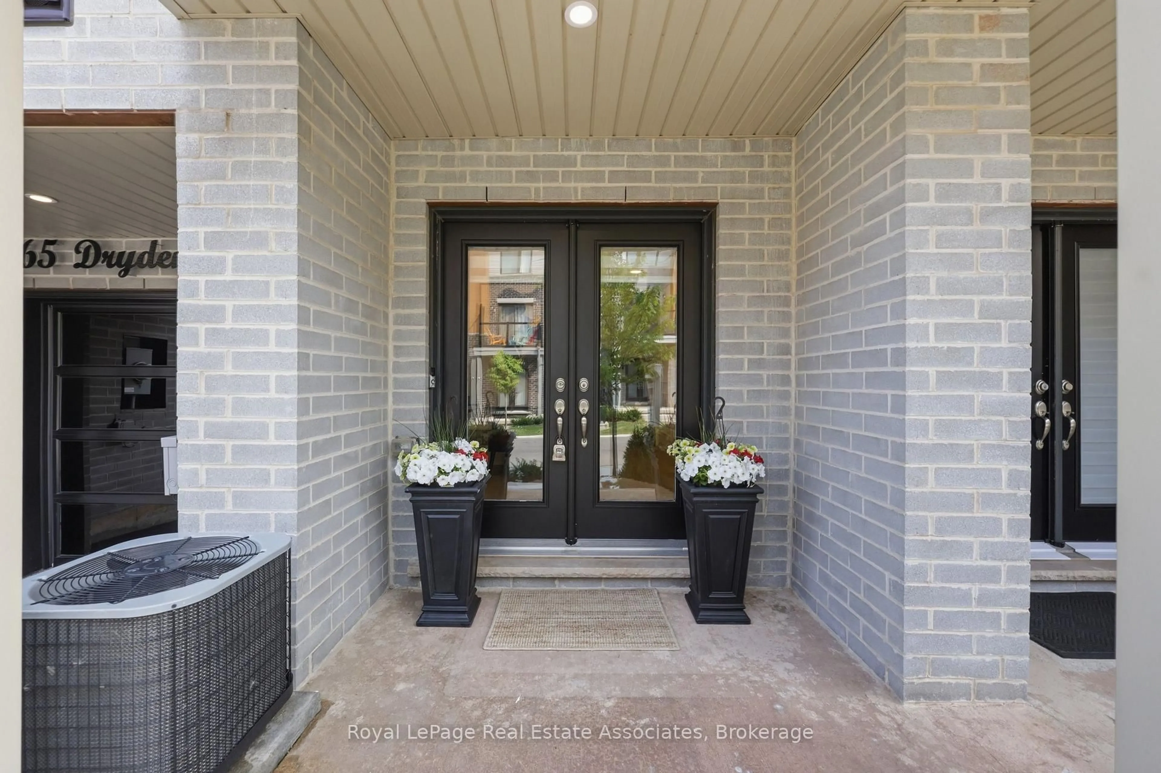 Indoor entryway for 65 Dryden Lane, Hamilton Ontario L8H 0B5