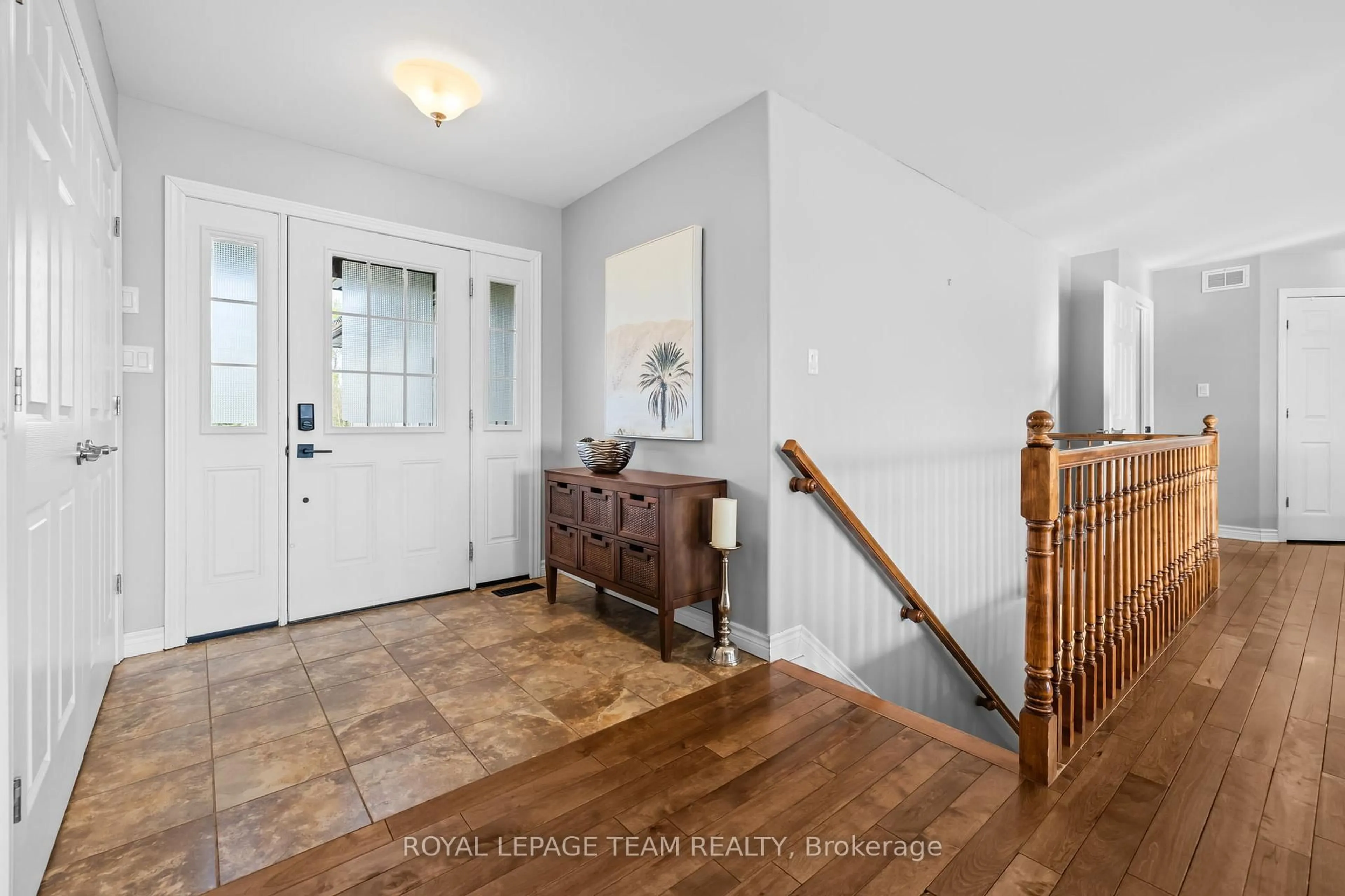 Indoor entryway for 53 D'arcys Way, North Grenville Ontario K0G 1J0