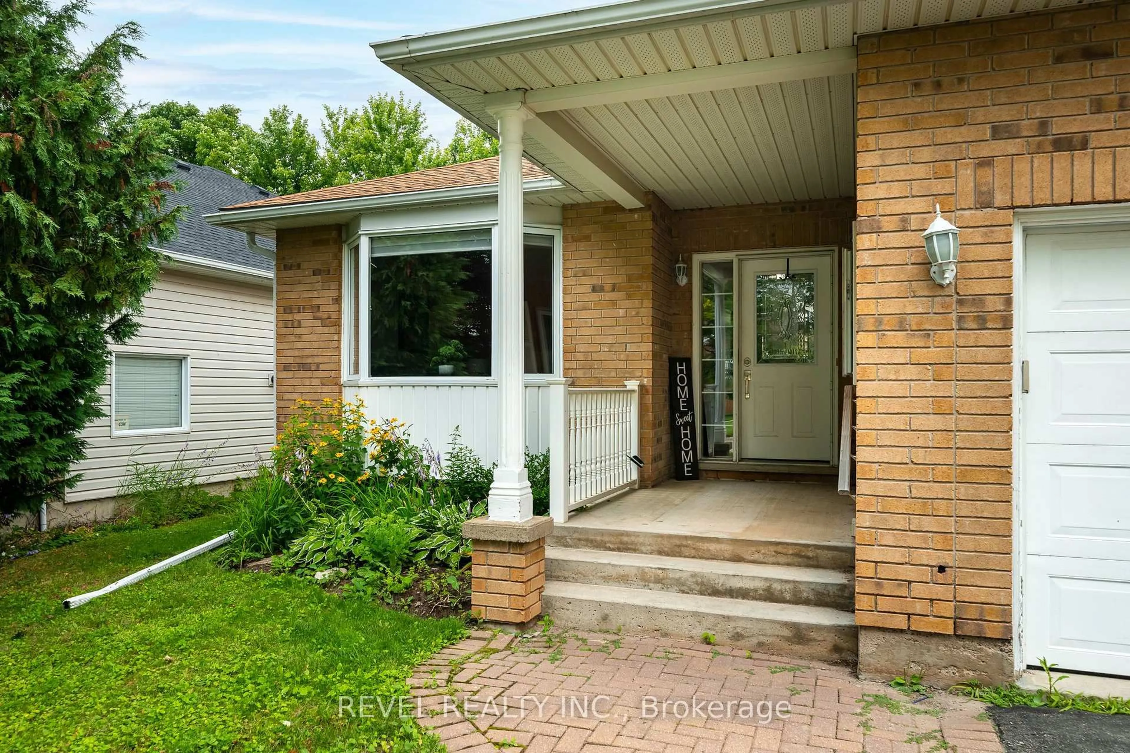 Home with brick exterior material, street for 441 Greenwood St, Shelburne Ontario L9V 3B1