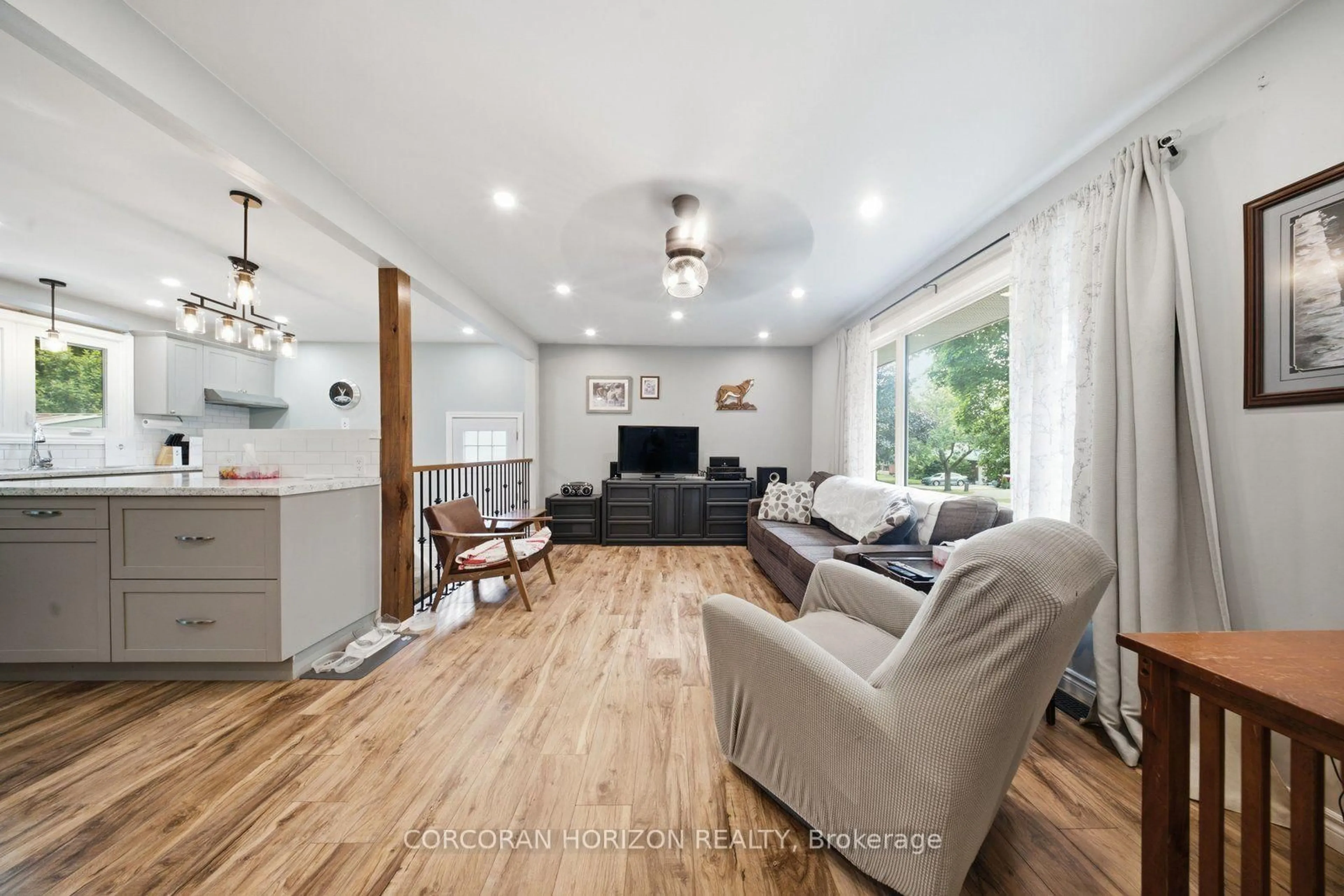 Living room with furniture, unknown for 13 Mackay Ave, Norfolk Ontario N3Y 1C9