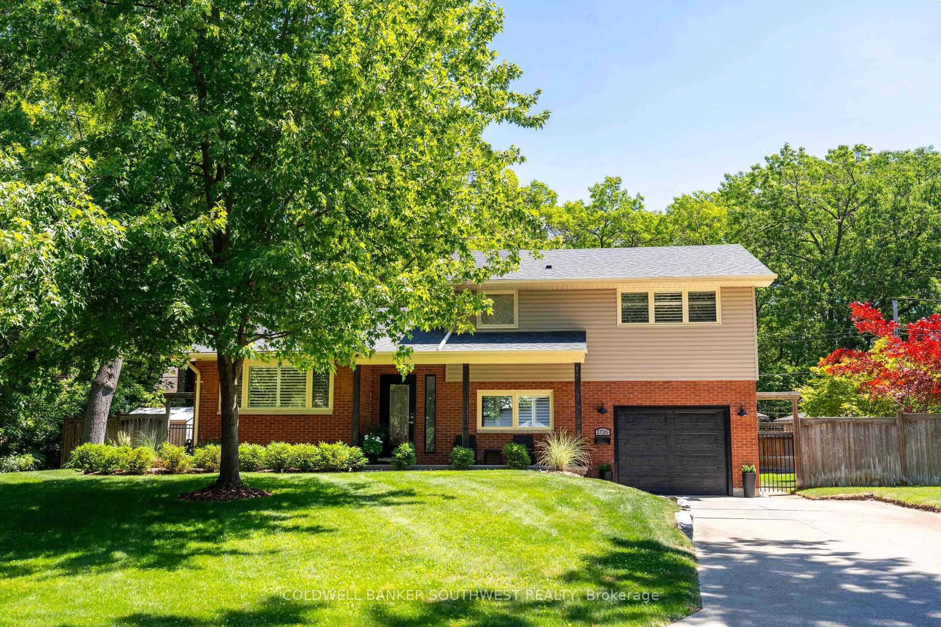 Home with brick exterior material, street for 1726 Mills St, Sarnia Ontario N7V 4E5