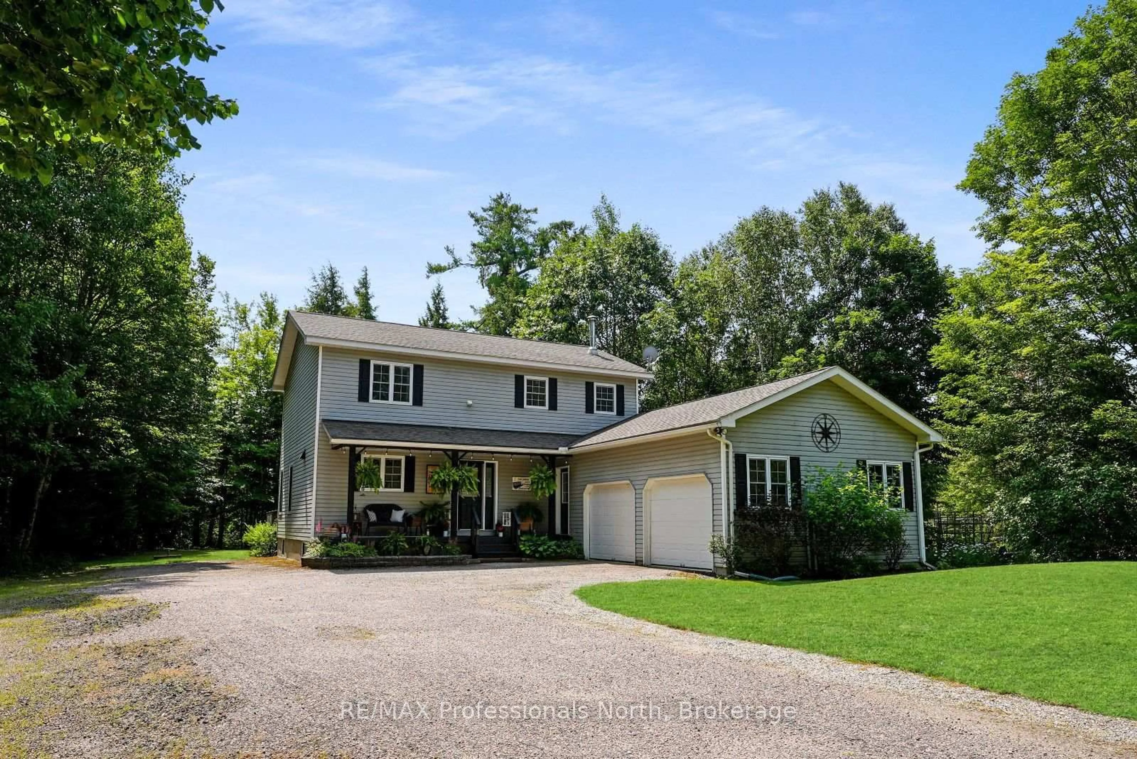 Home with vinyl exterior material, street for 1057 Suburban Crt, Dysart et al Ontario K0M 2S0