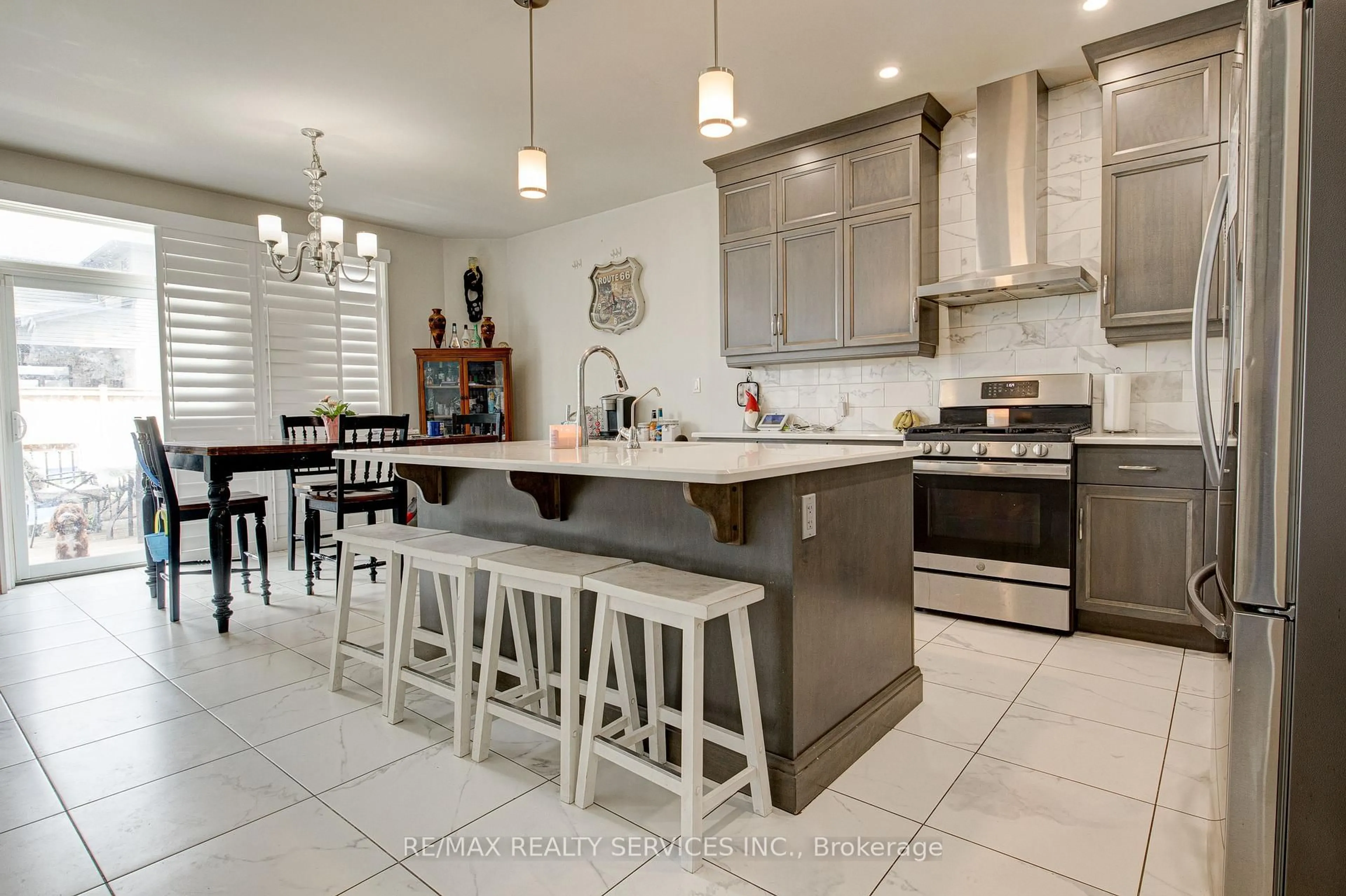 Open concept kitchen, ceramic/tile floor for 240 Tamarack Blvd Blvd, Woodstock Ontario N4S 0E2