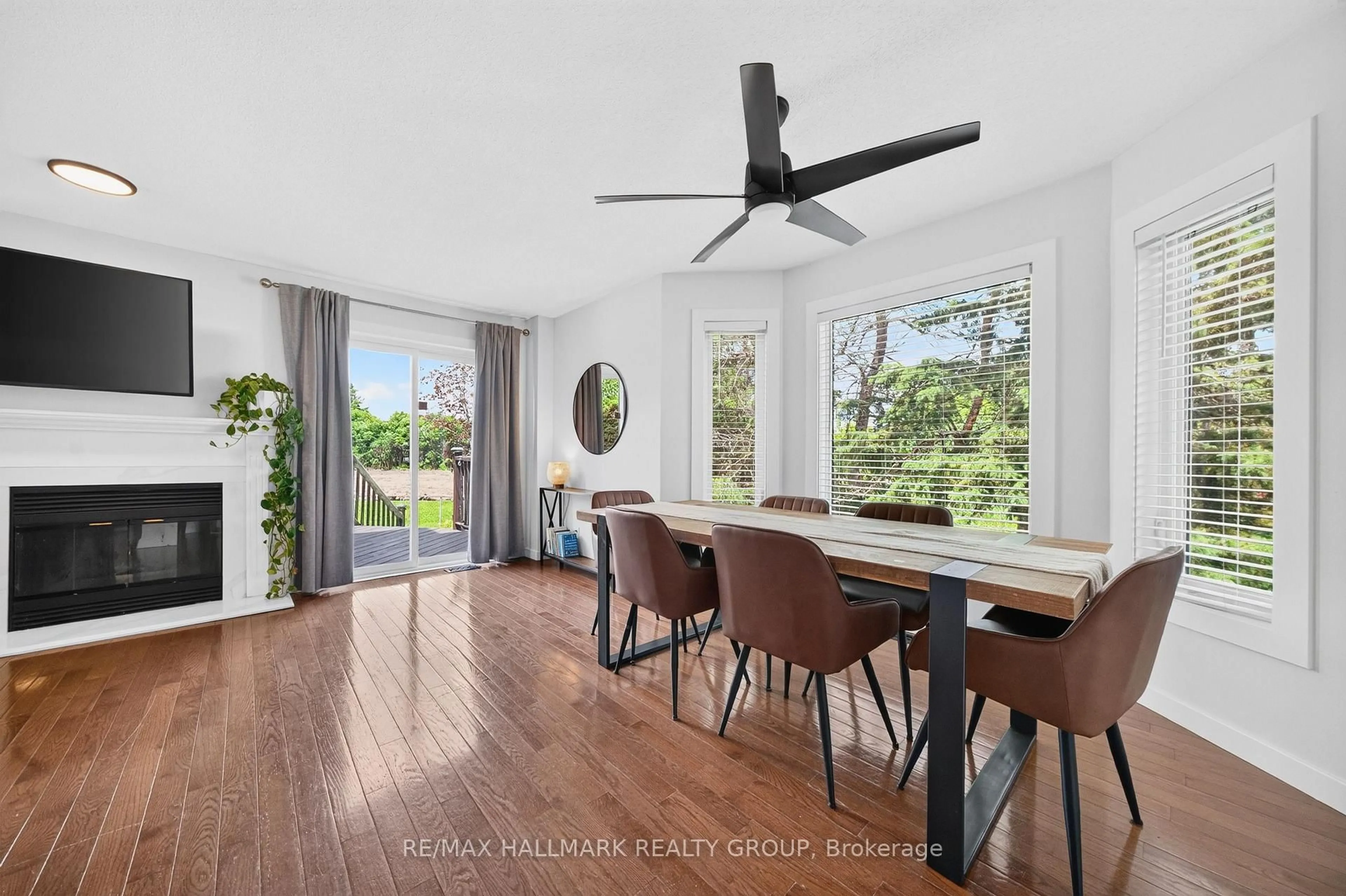 Dining room, unknown for 45 Birchbank Cres, Kanata Ontario K2M 2J8