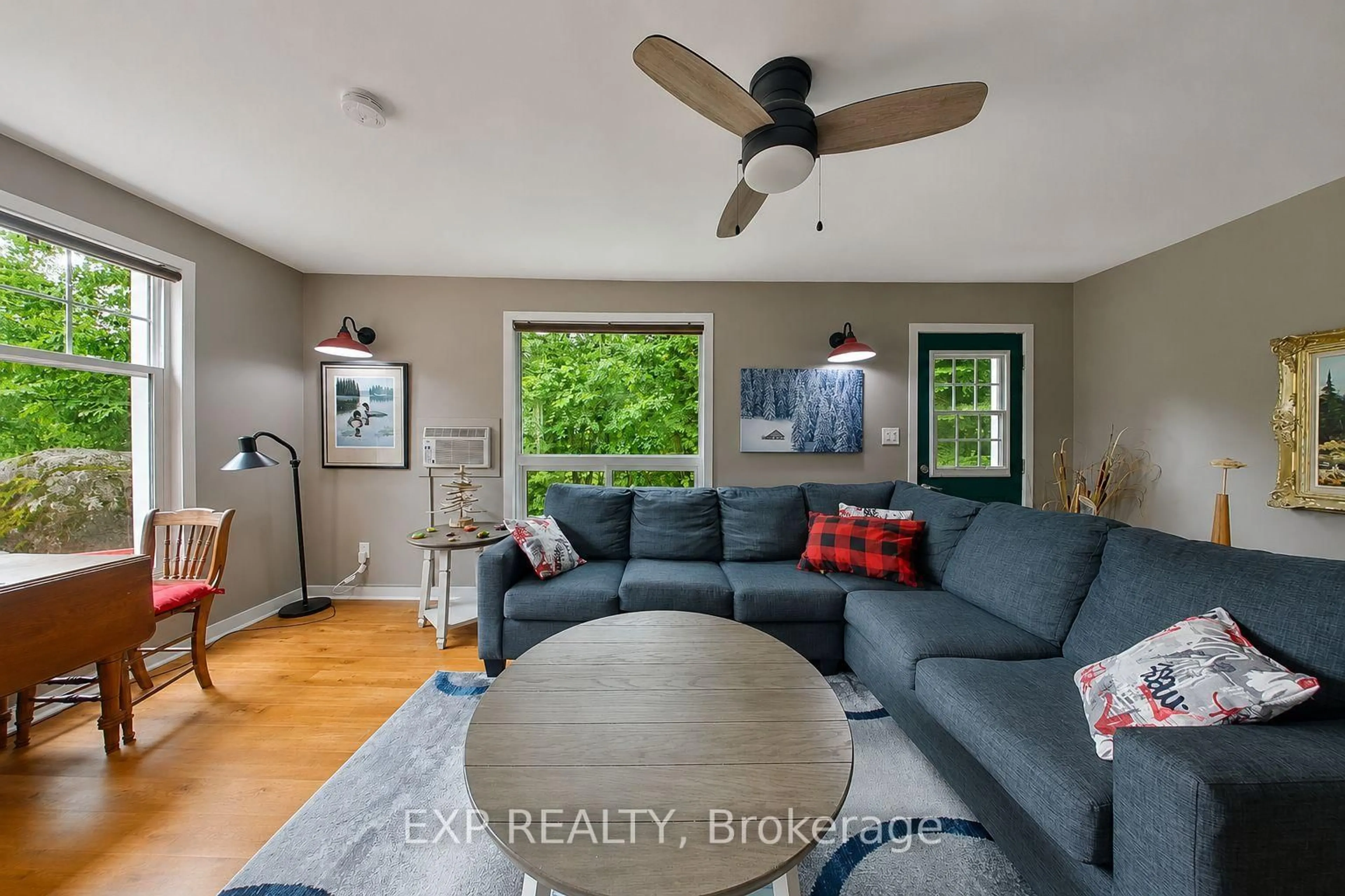 Living room with furniture, wood/laminate floor for 360 Cedar Ave, Meaford Ontario N4L 1W5